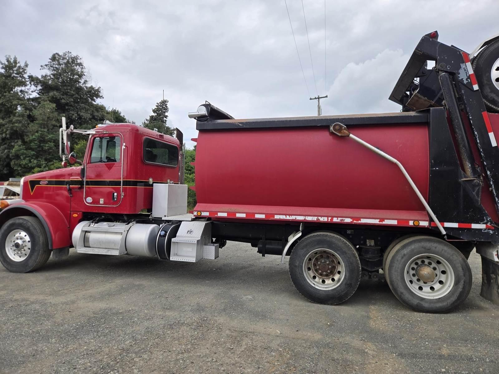 2013 Peterbilt 365 Dump Truck - image 22