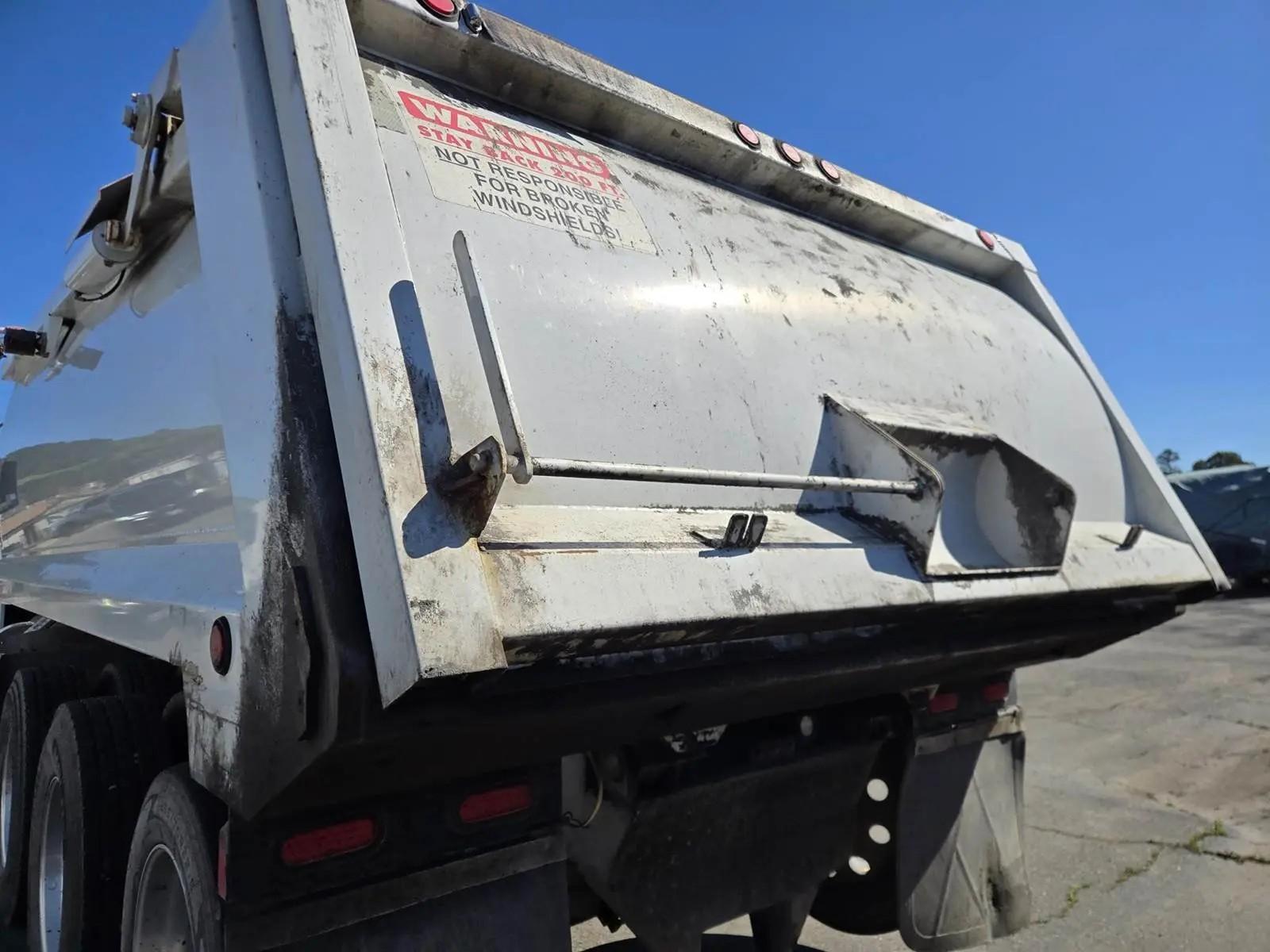 2023 Peterbilt 567 Dump Truck - image 27