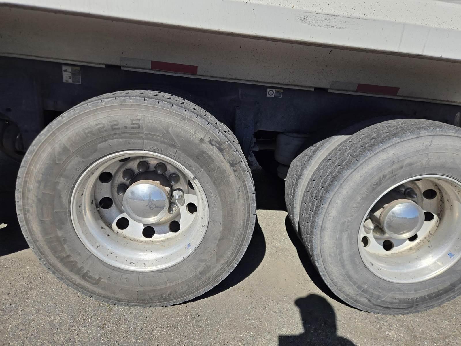 2023 Peterbilt 567 Dump Truck - image 17