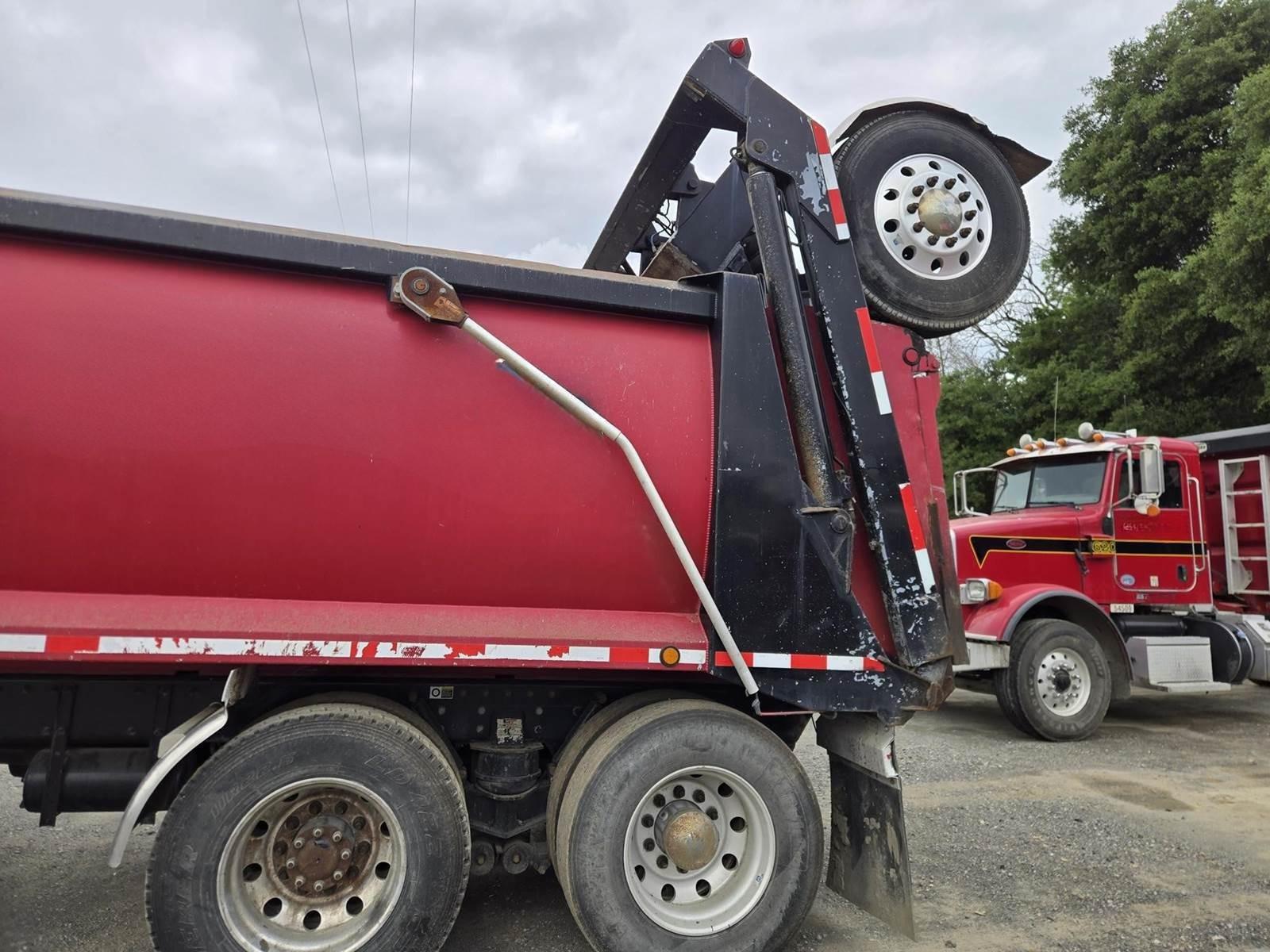 2013 Peterbilt 365 Dump Truck - image 24