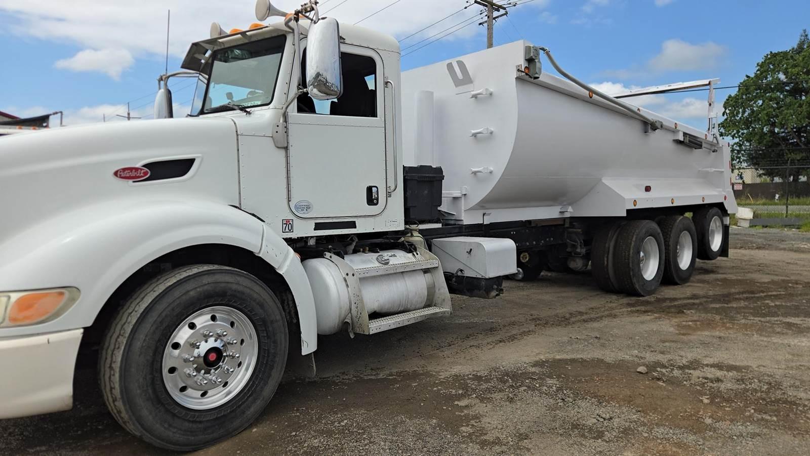 2013 Peterbilt 386 Dump Truck - image 9