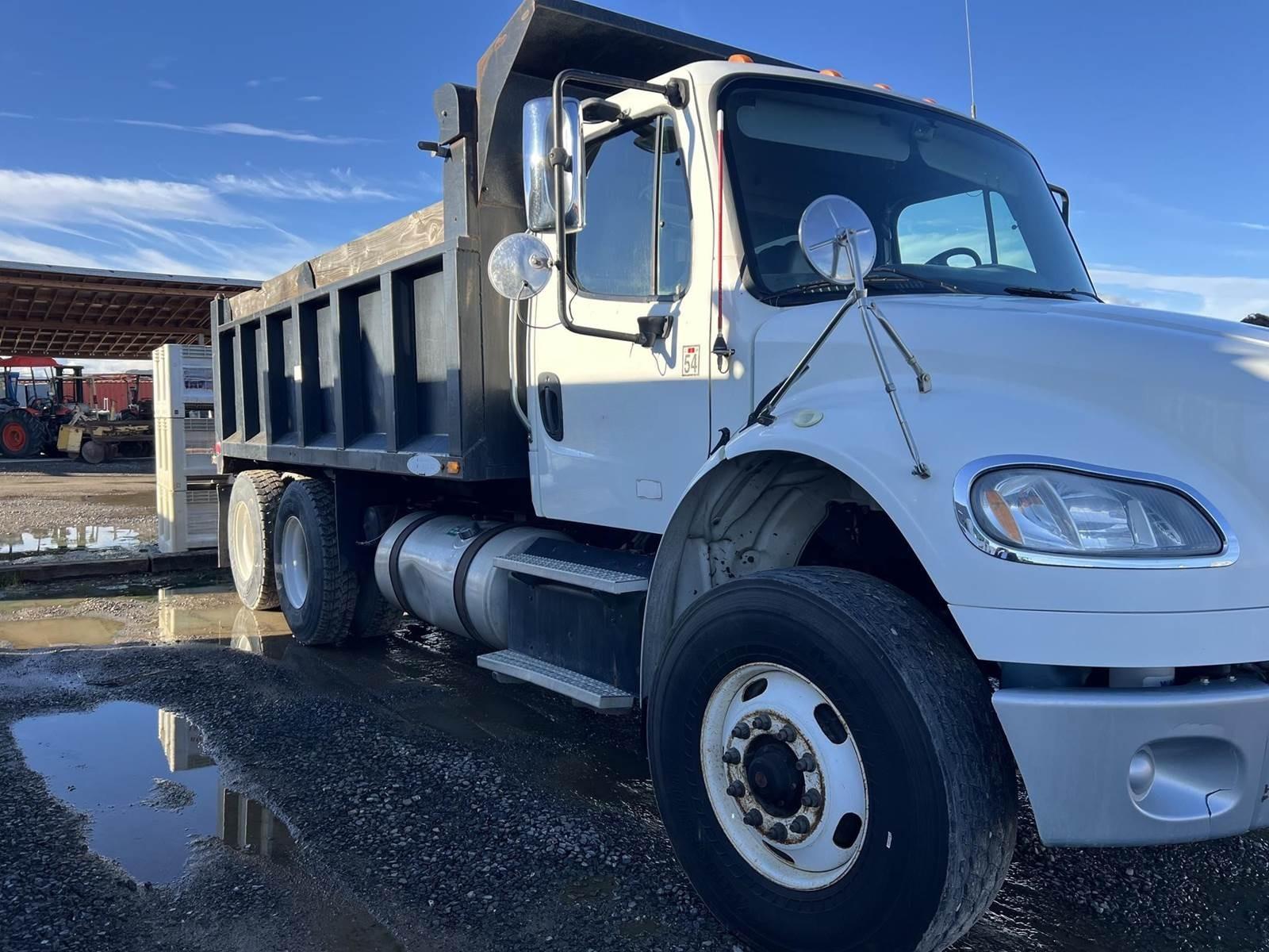 2014 Freightliner M2 106 Dump Truck - image 3