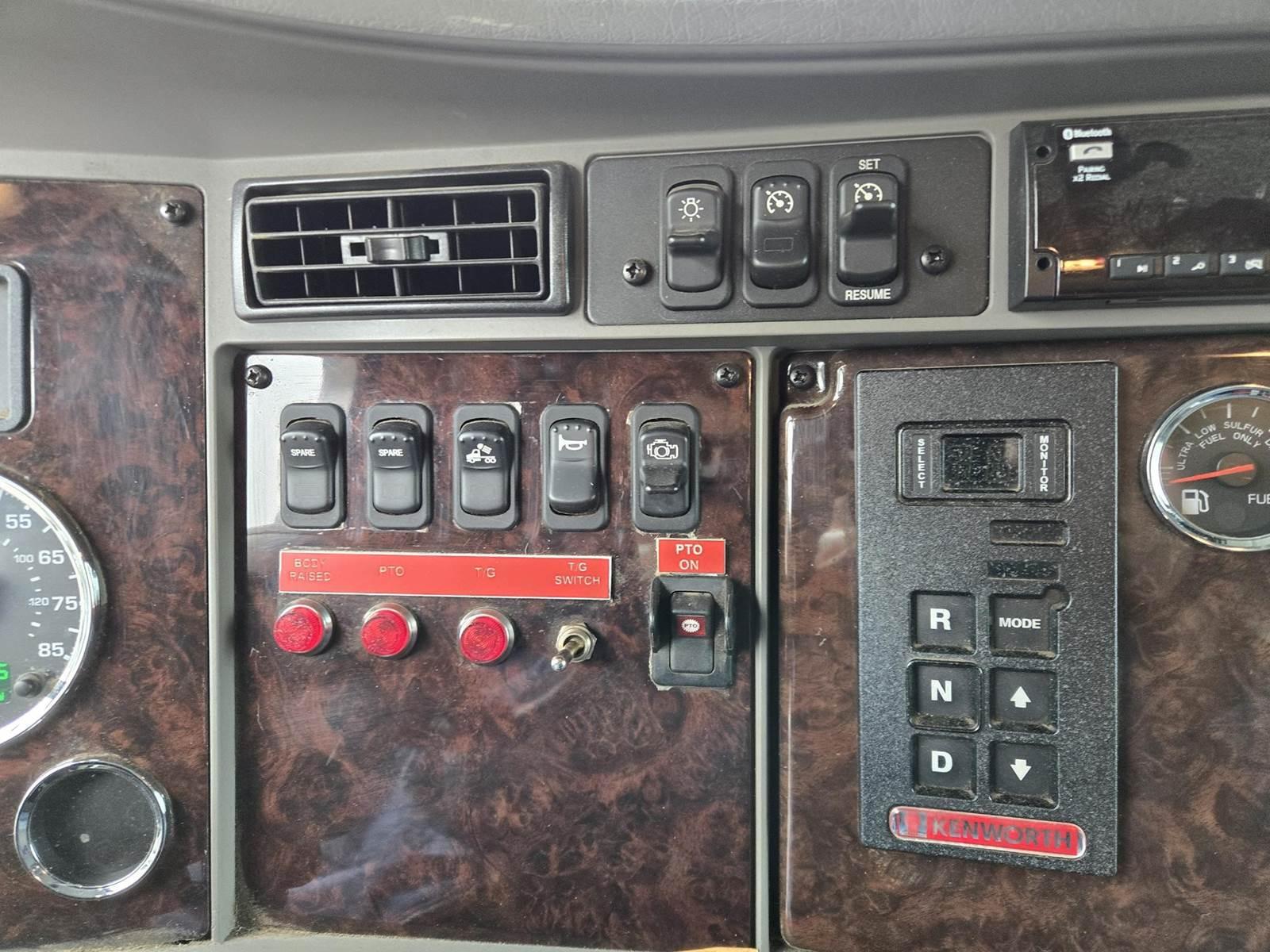 2020 Kenworth T270 Dump Truck - image 31