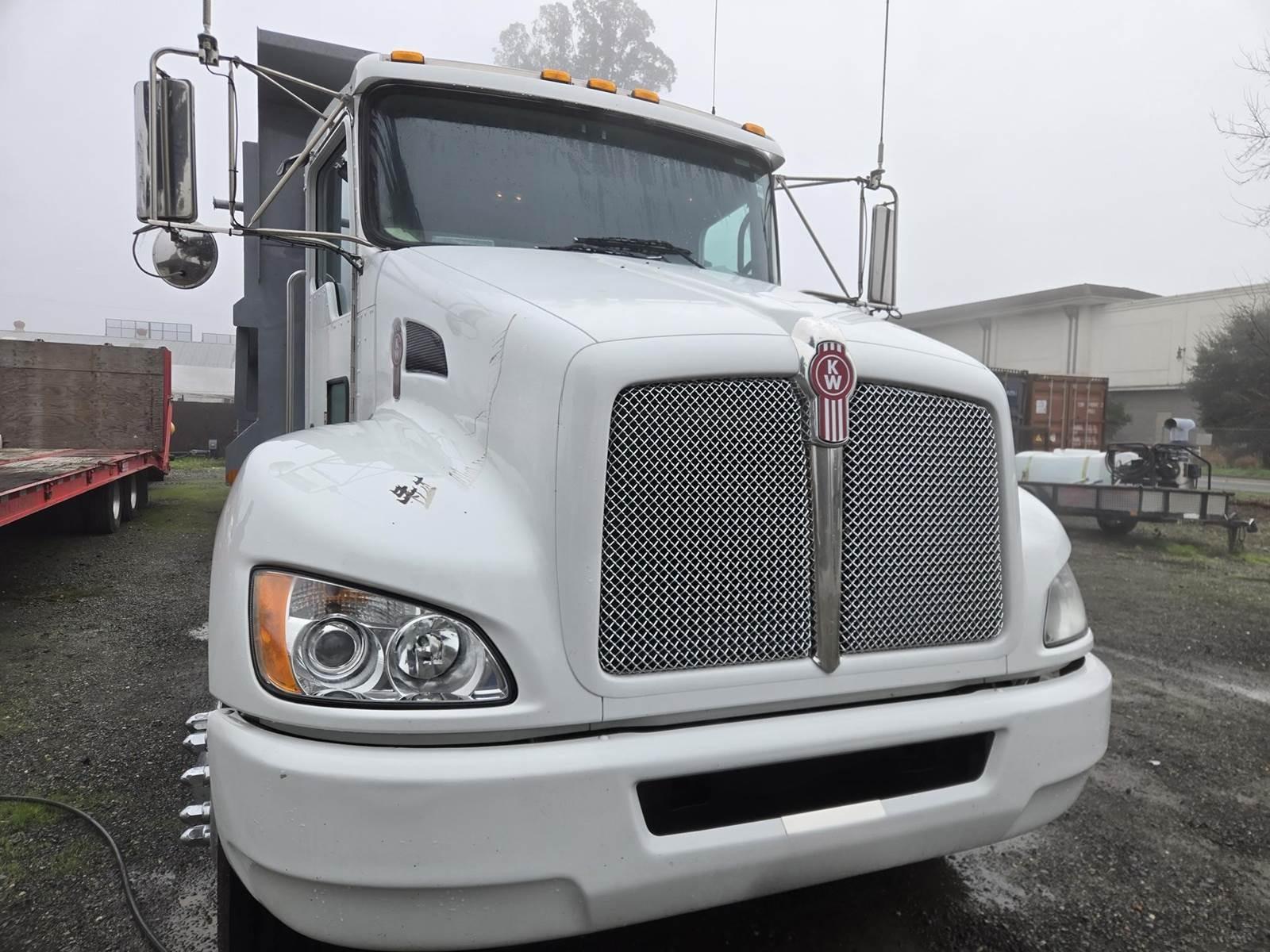 2020 Kenworth T270 Dump Truck - image 7