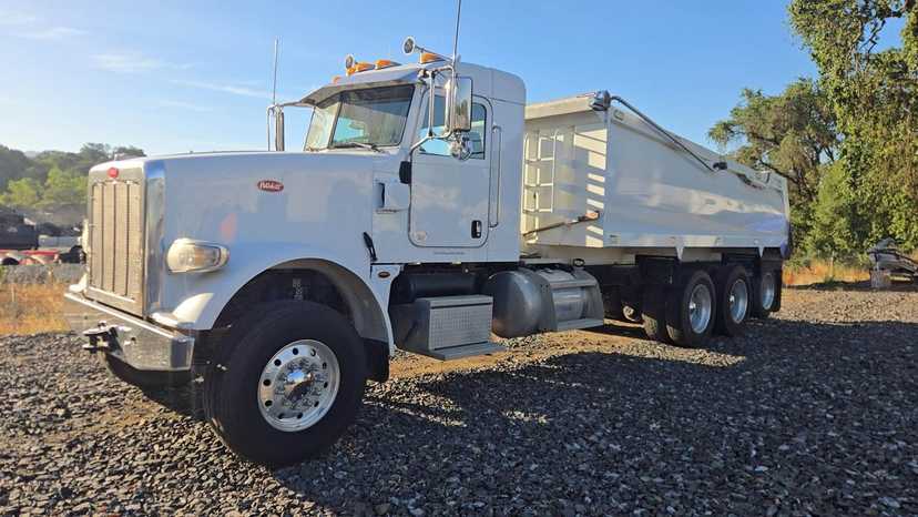 2018 Peterbilt 367 Dump Truck