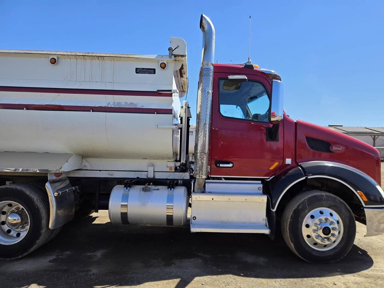 2015 Peterbilt 579 Dump Truck - image 10