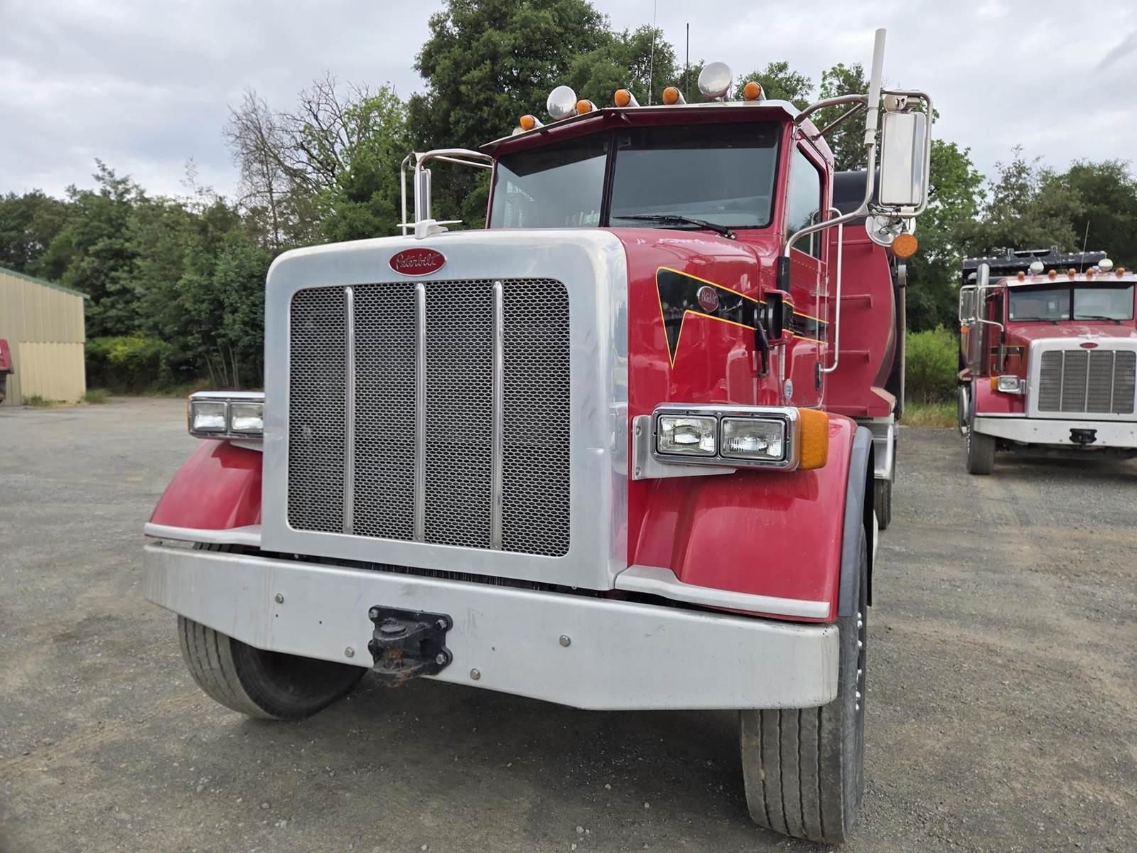 2013 Peterbilt 365 Dump Truck - image 37