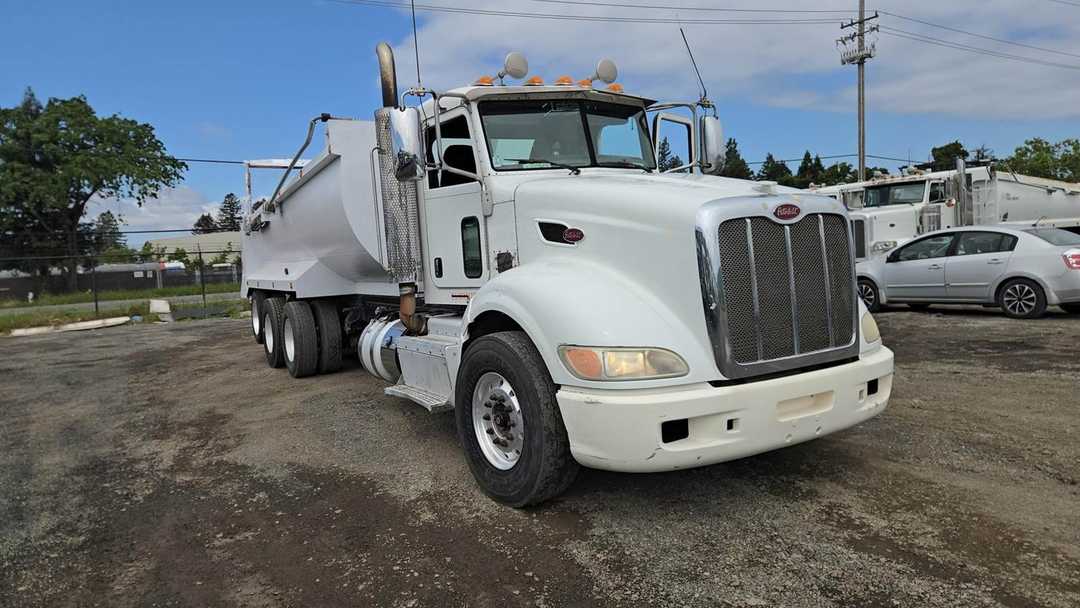 2013 Peterbilt 386 Dump Truck