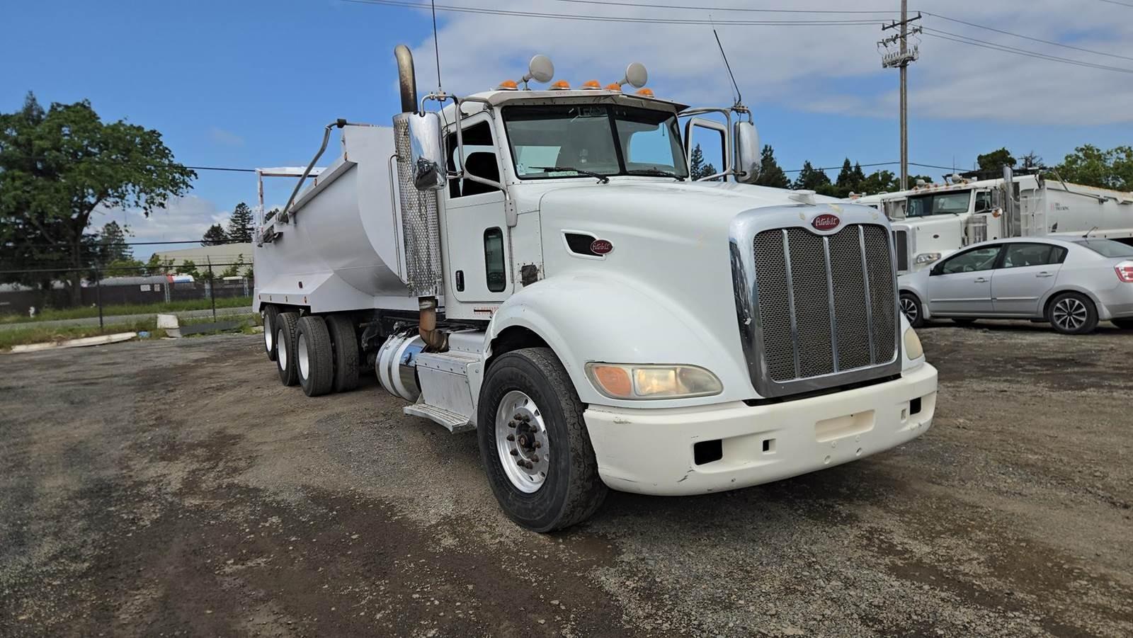 2013 Peterbilt 386 Dump Truck - image 1