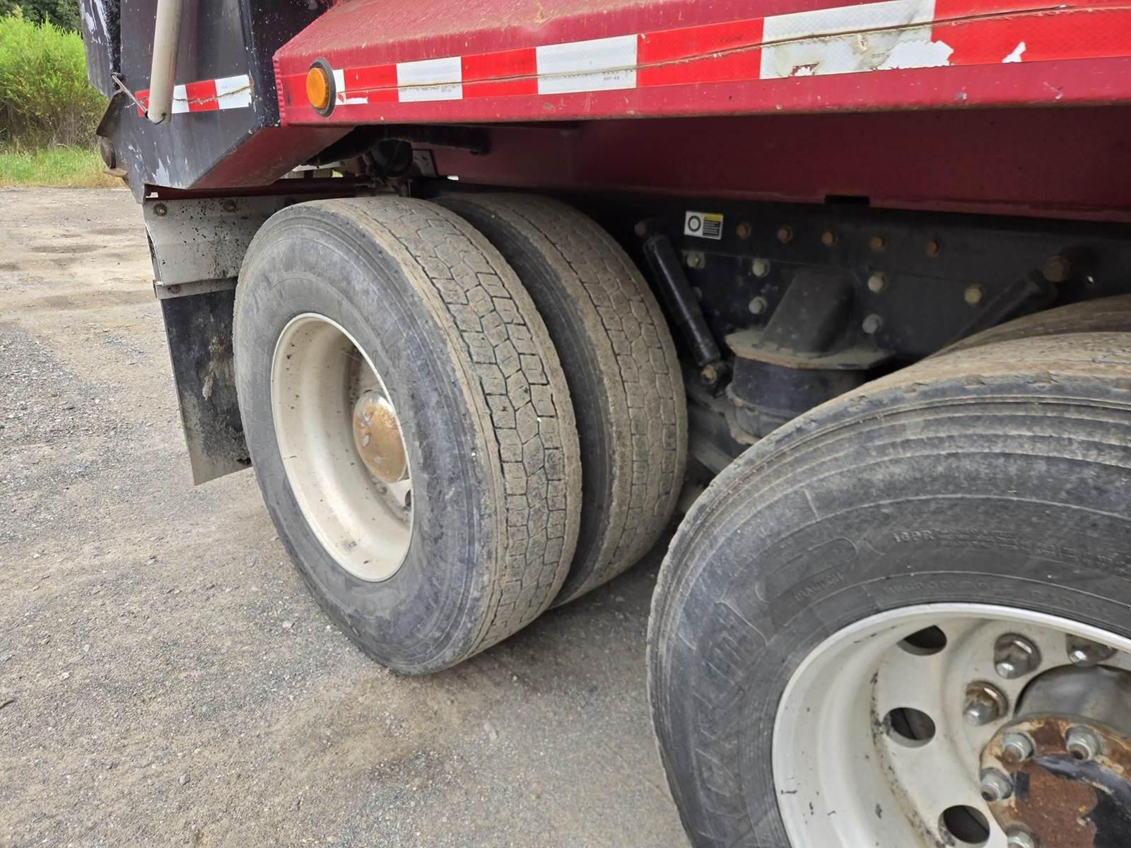 2013 Peterbilt 365 Dump Truck - image 7