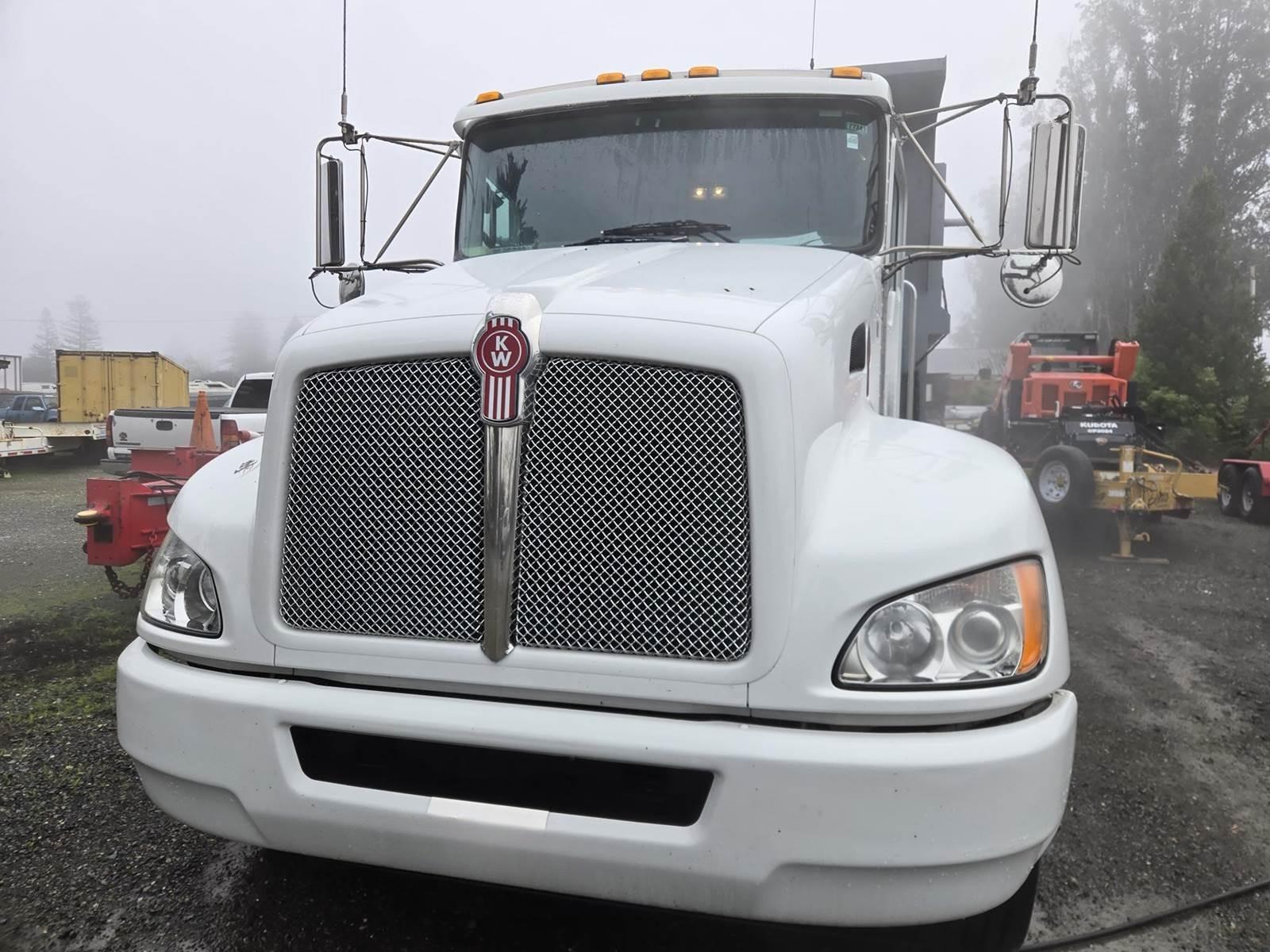 2020 Kenworth T270 Dump Truck - image 5