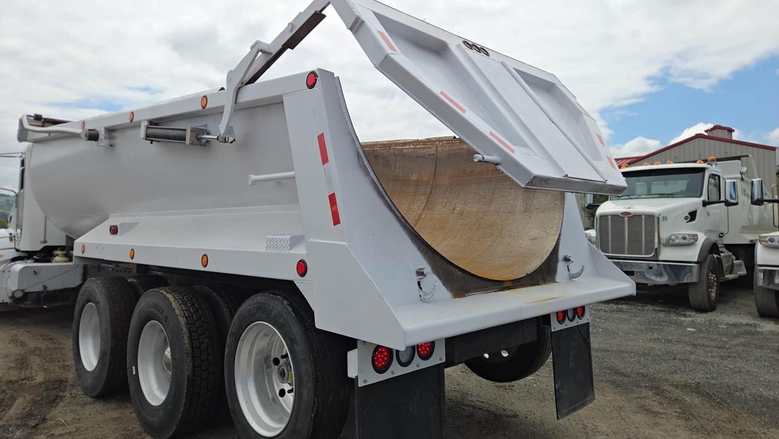 2013 Peterbilt 386 Dump Truck - image 35