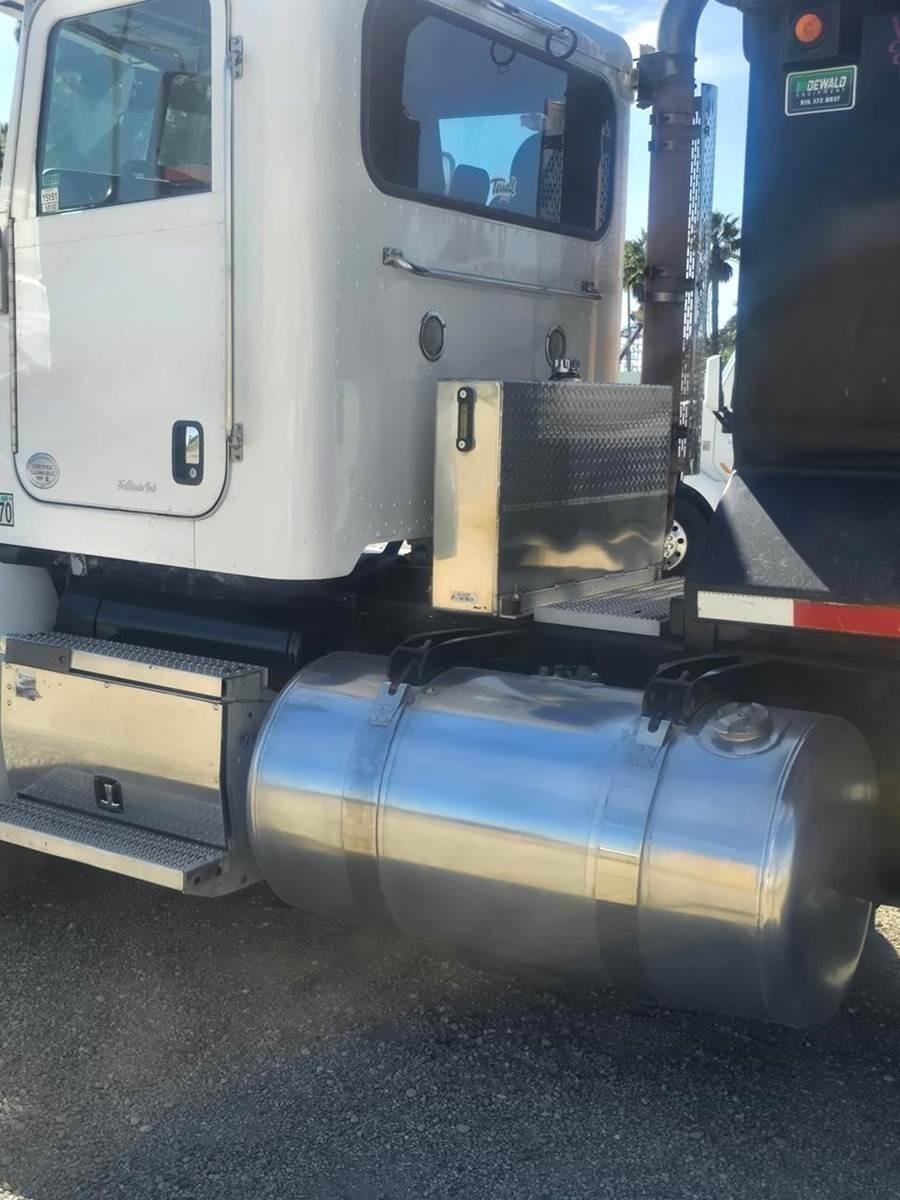 2012 Peterbilt 386 Dump Truck - image 4