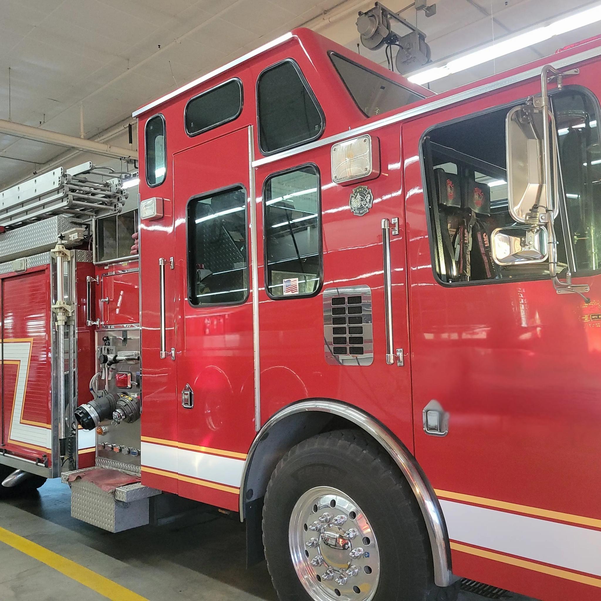 1999 Rescue Pumper - image 2