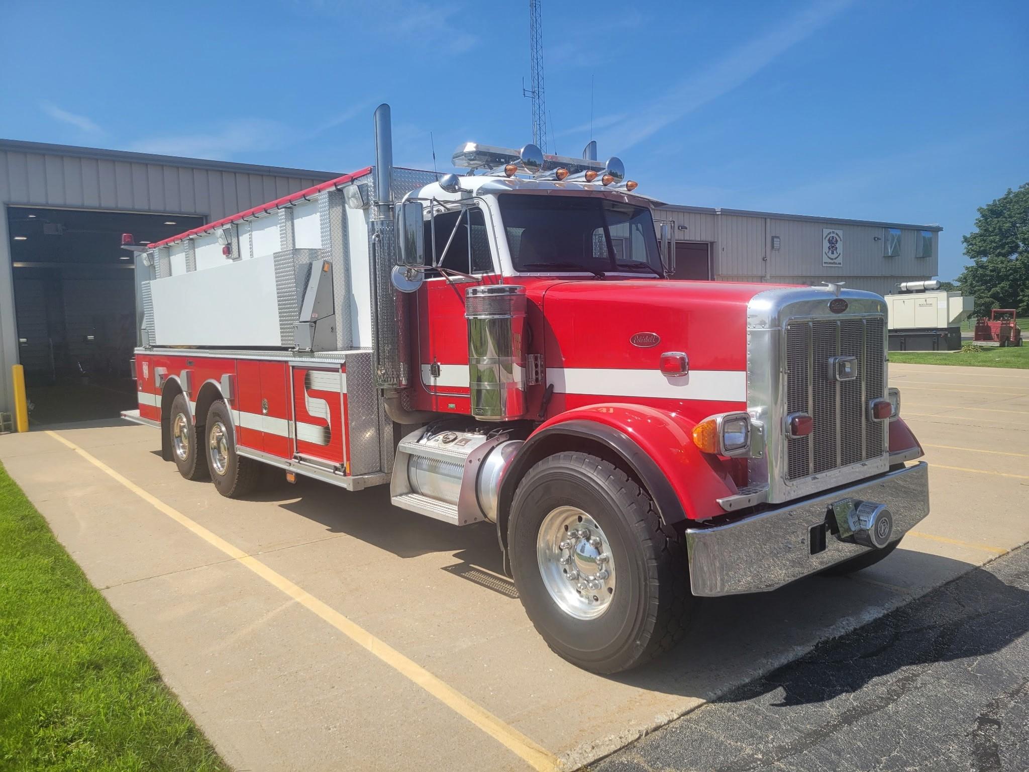 2001 Central States Peterbilt Tanker - image 2