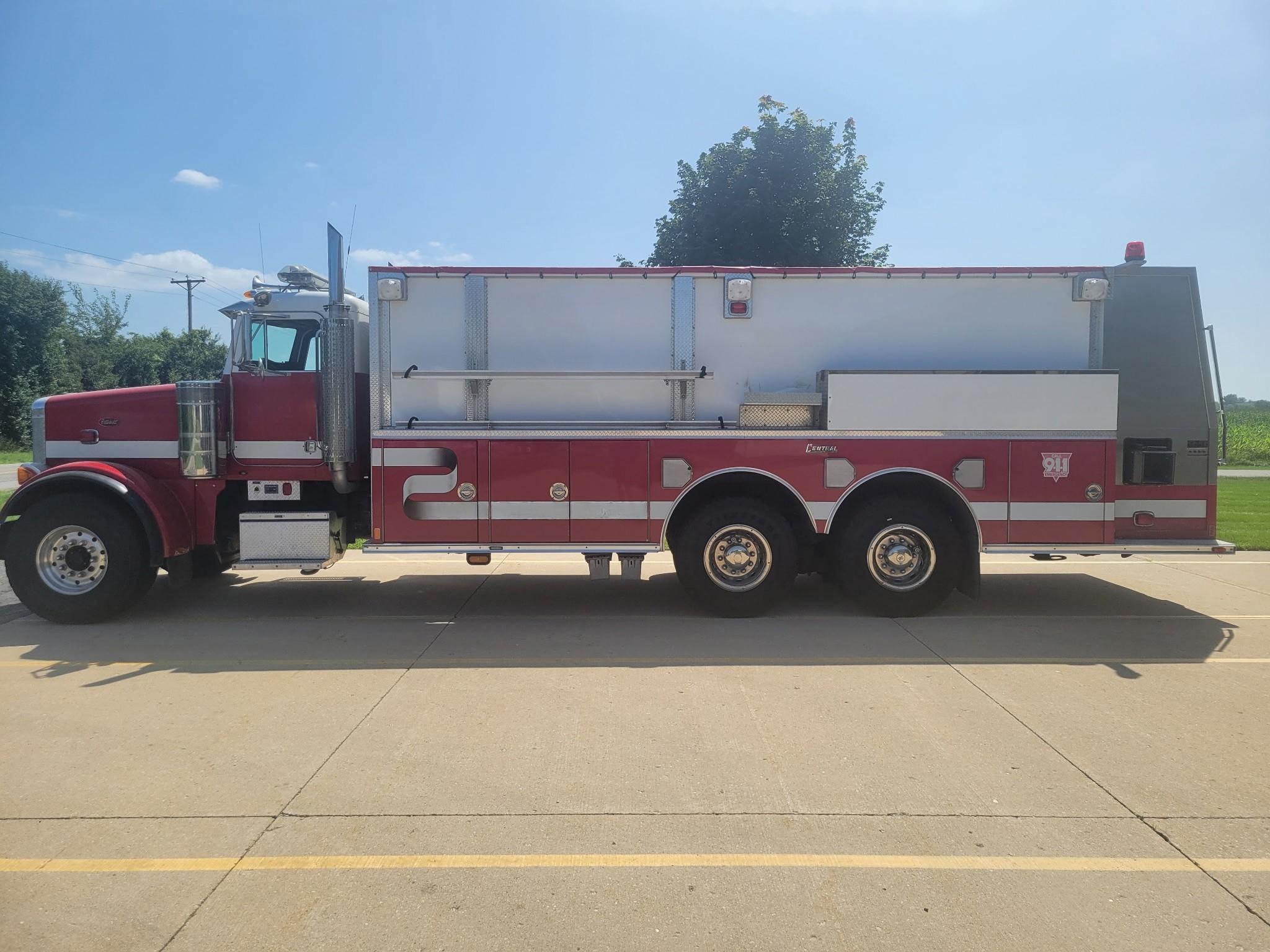 2001 Central States Peterbilt Tanker - image 4