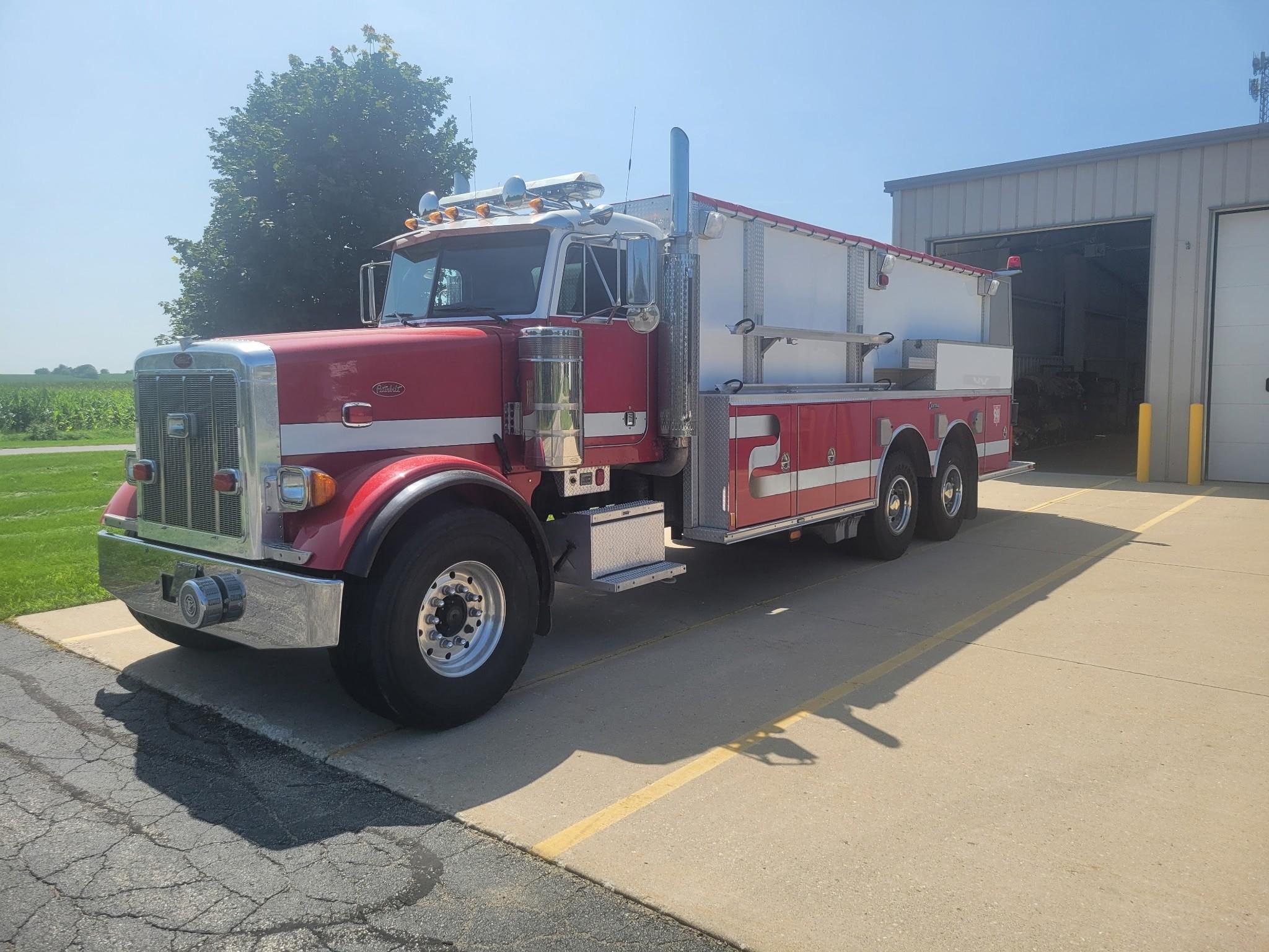 2001 Central States Peterbilt Tanker - image 1