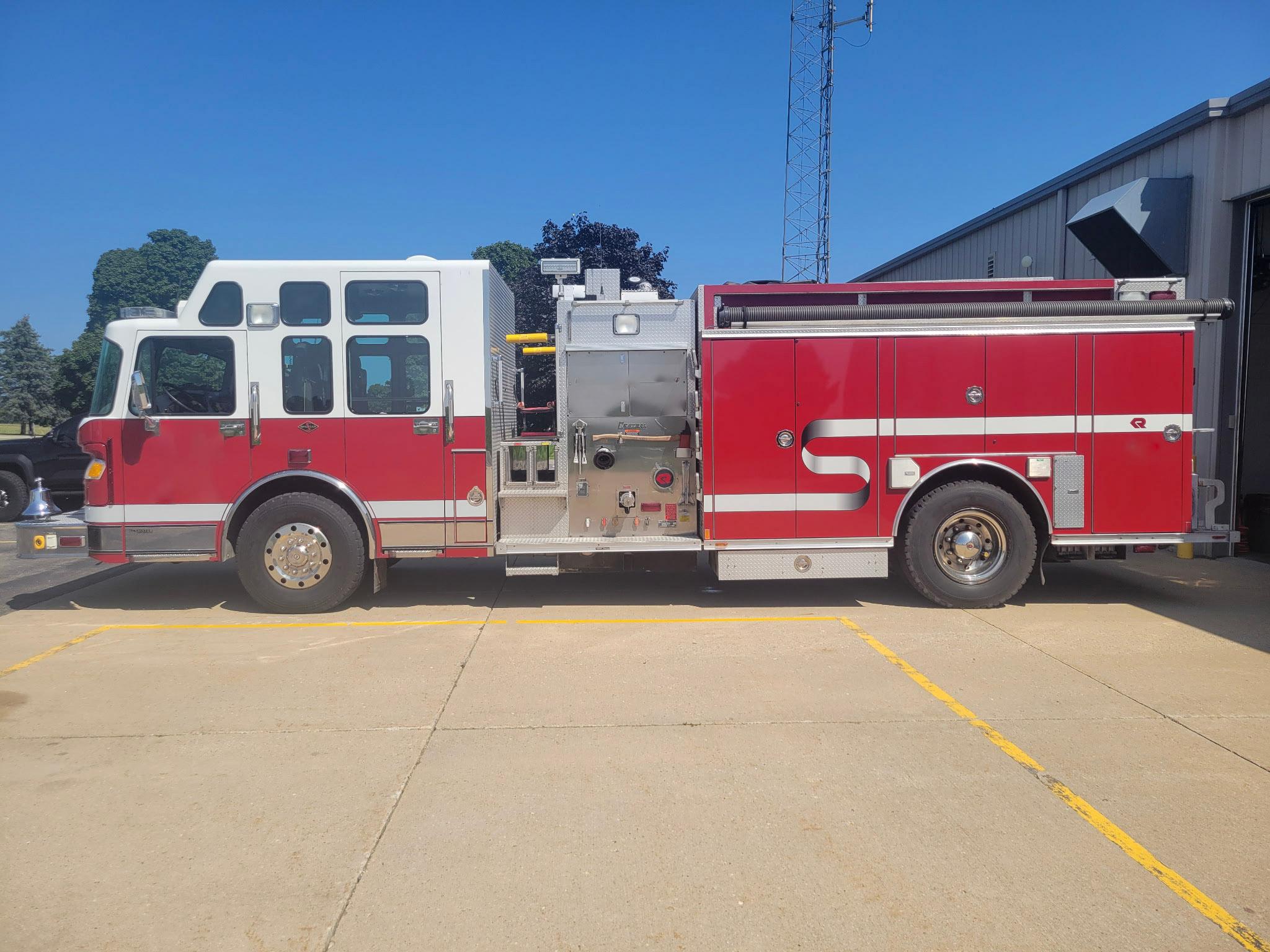 2006 Rosenbauer Spartan Pumper Tanker - image 4