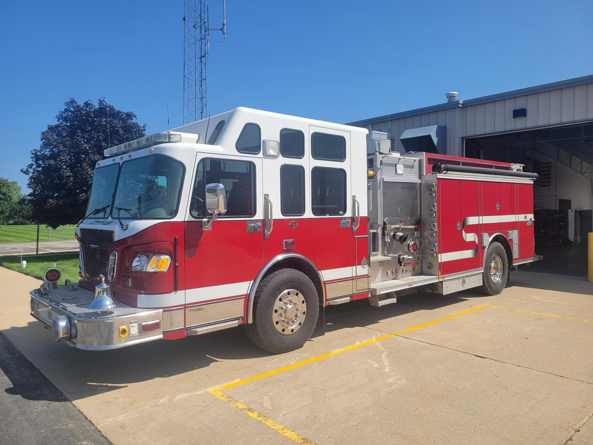2006 Rosenbauer Spartan Pumper Tanker - image 1