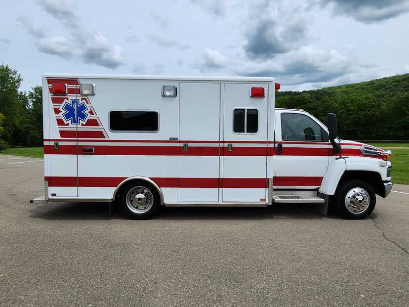 2006 Horton Chevrolet Type I Ambulance — photo 6