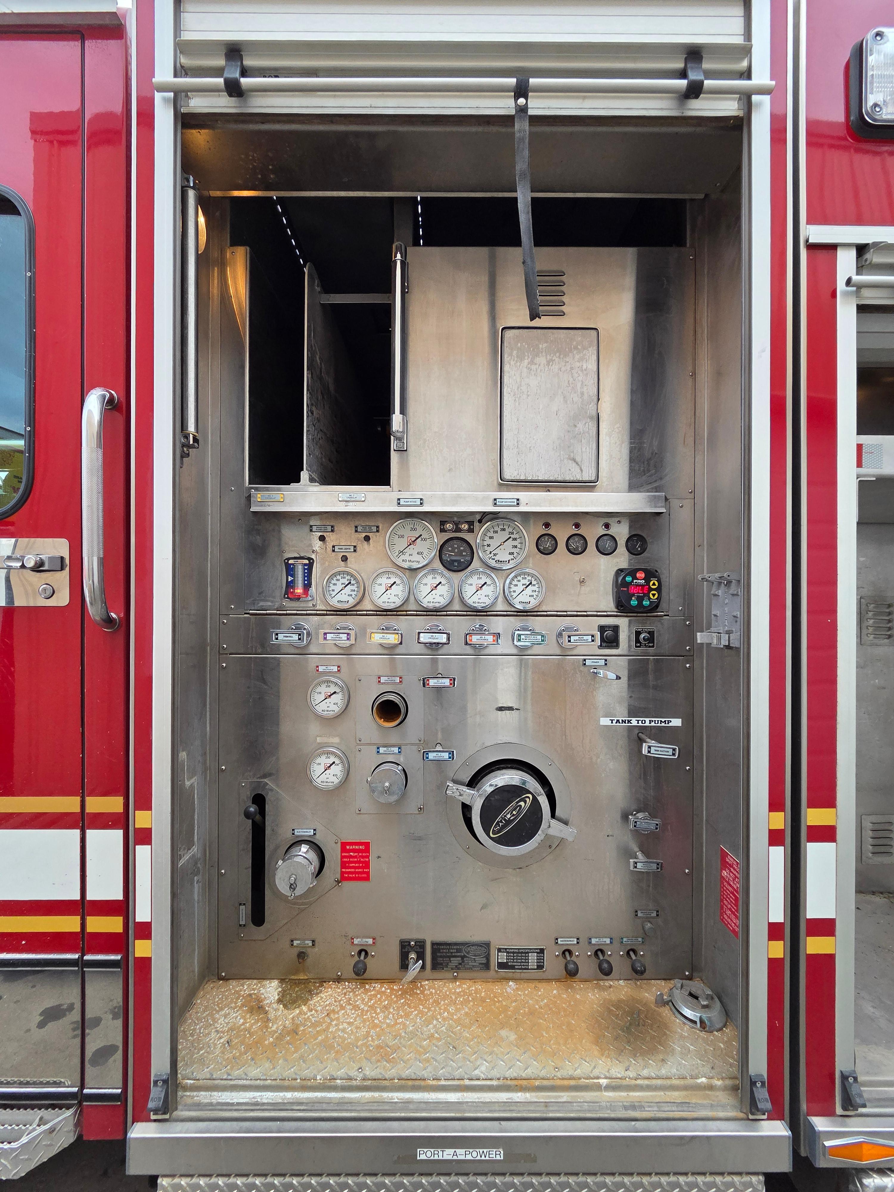 1999 RD Murray Spartan Rescue Pumper - image 10