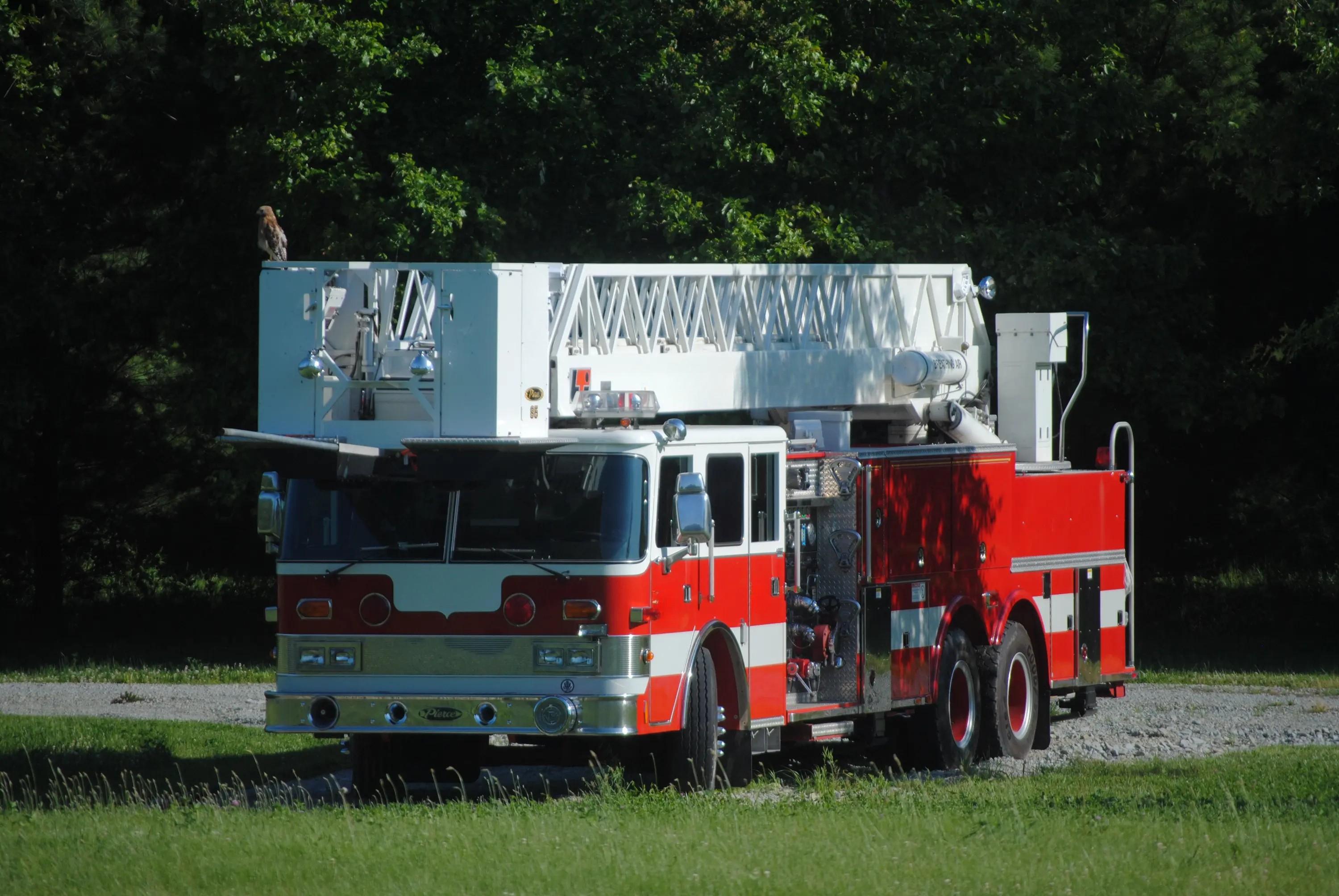2003 Pierce Arrow 85' Aerial - image 1