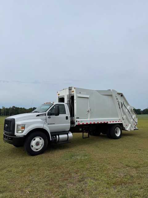 2017 Ford Pac-Mac Rear Loader