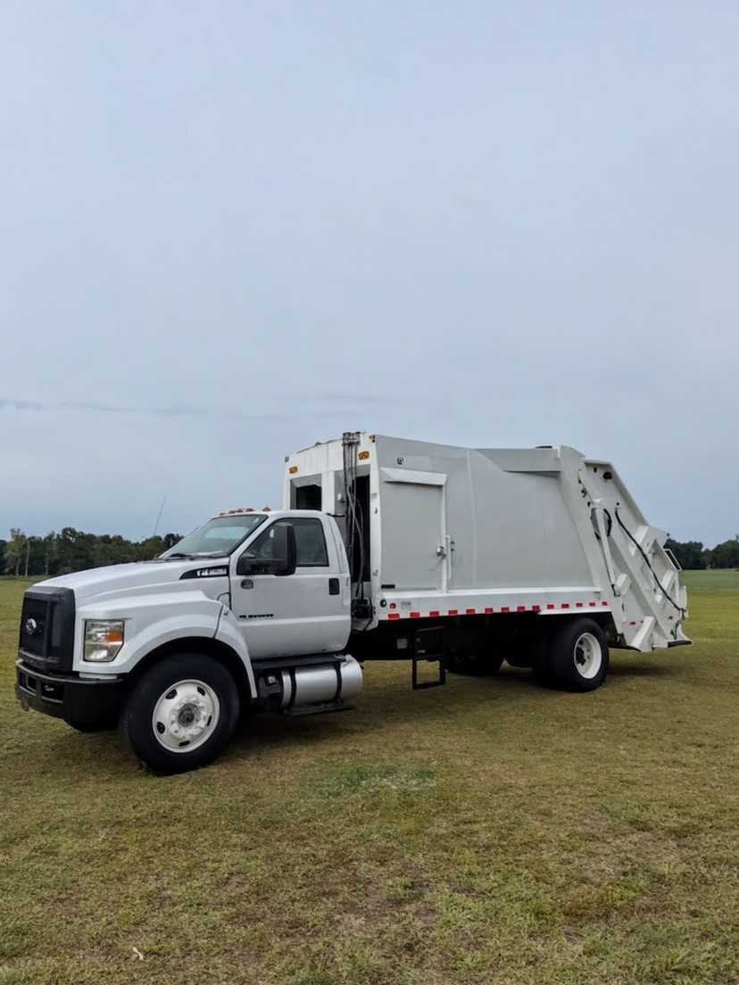 2017 Ford Pac-Mac Rear Loader