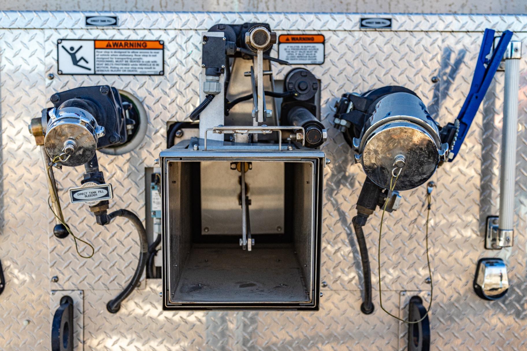 2002 E-One International Tanker - image 41