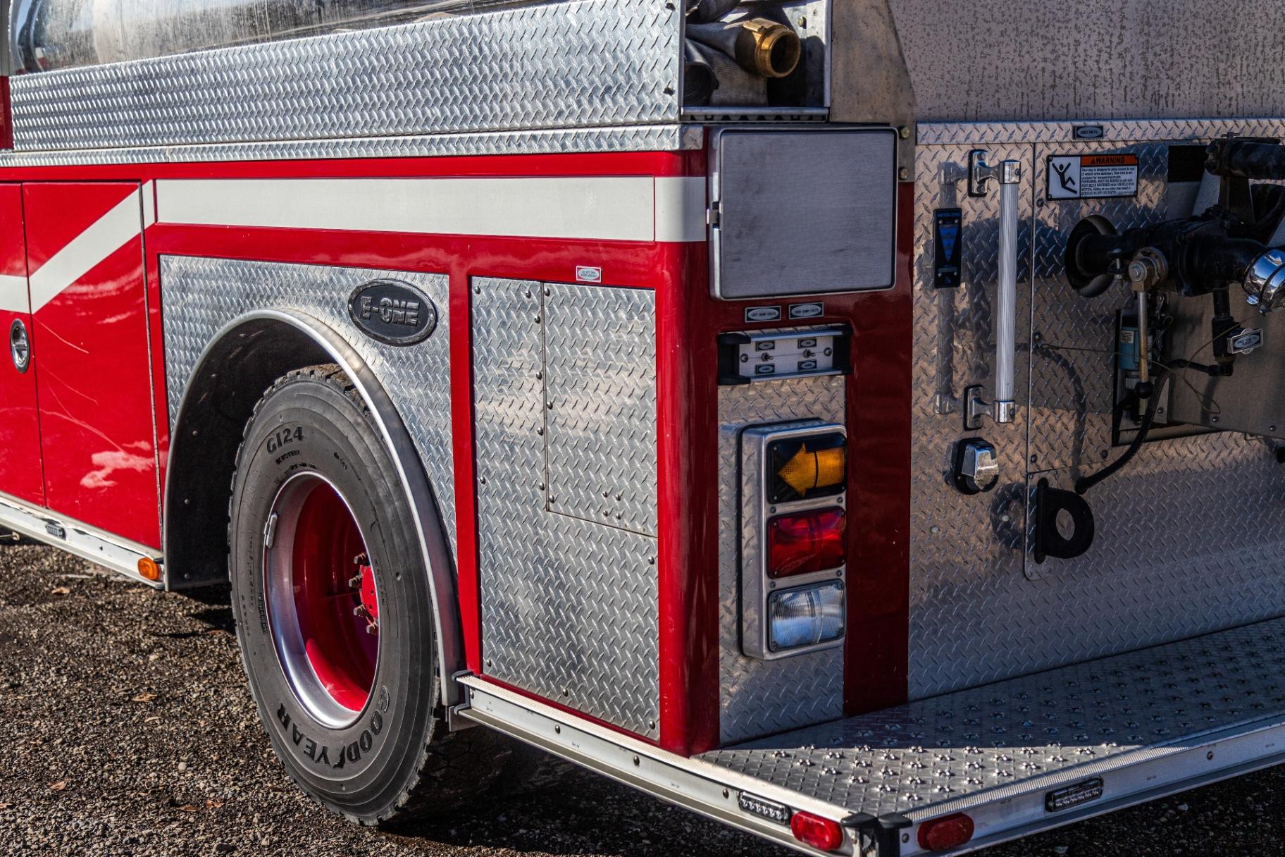 2002 E-One International Tanker - image 13