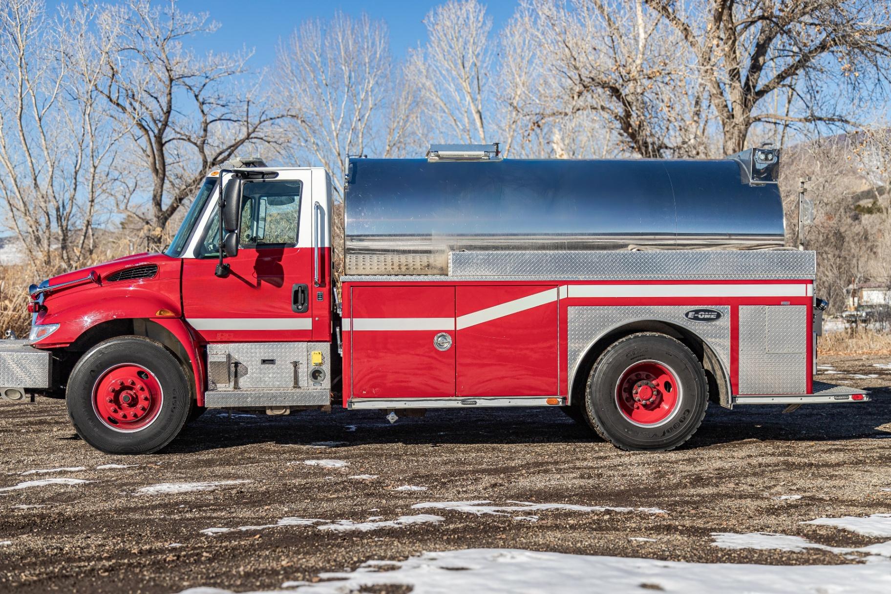 2002 E-One International Tanker - image 2