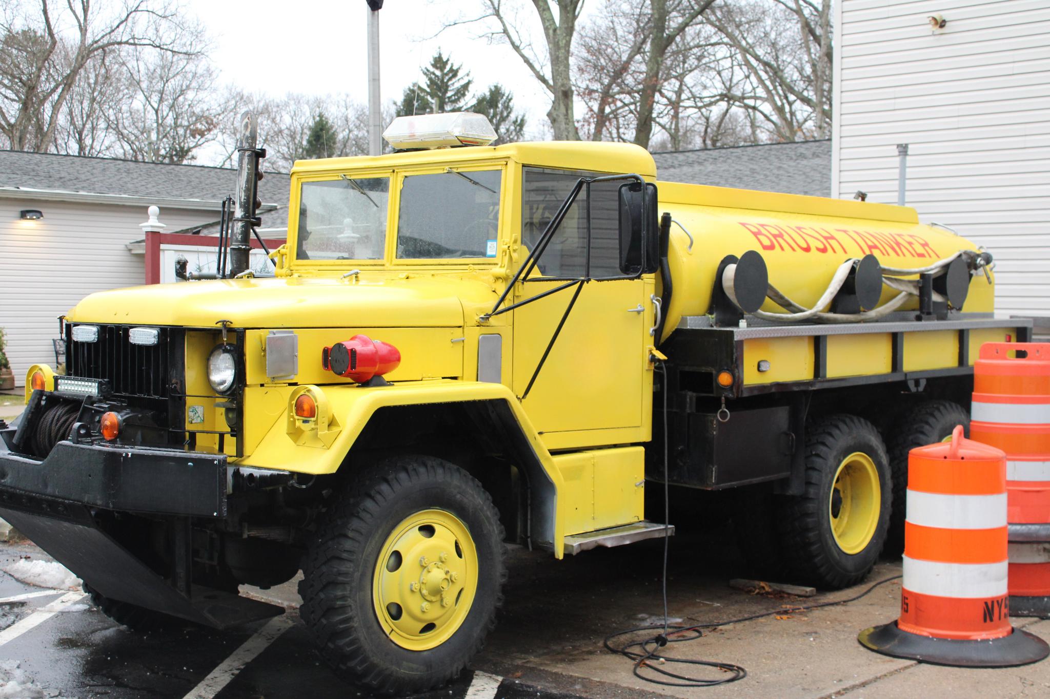 1984 Kaiser Brush Tanker - image 2