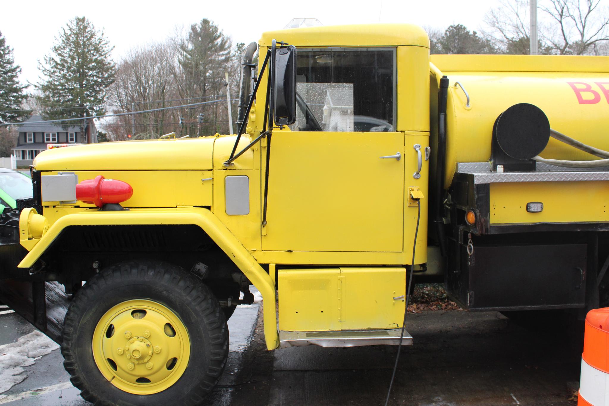 1984 Kaiser Brush Tanker - image 3