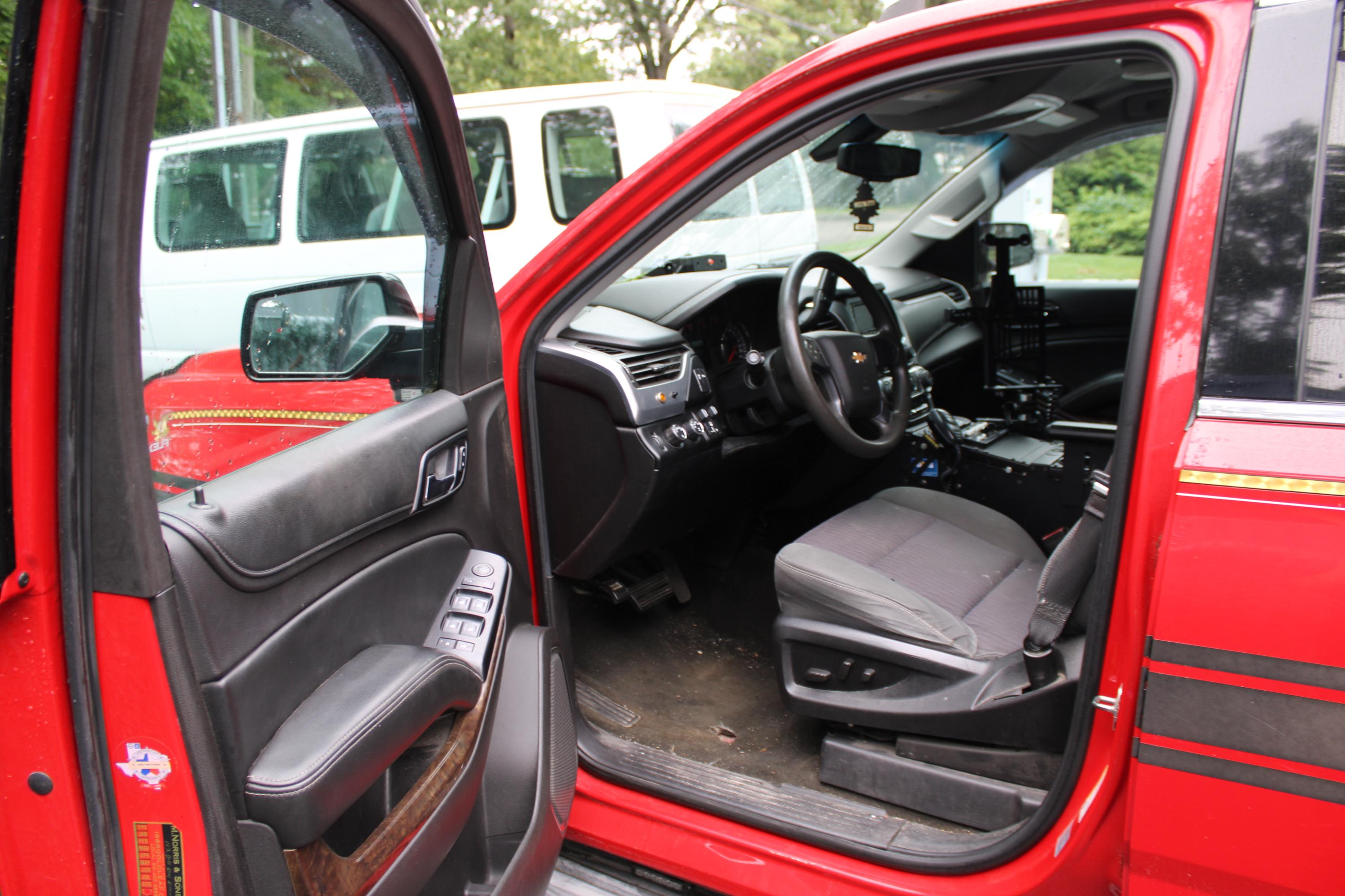 2015 Chevrolet Tahoe 4x4 Command Unit - image 16