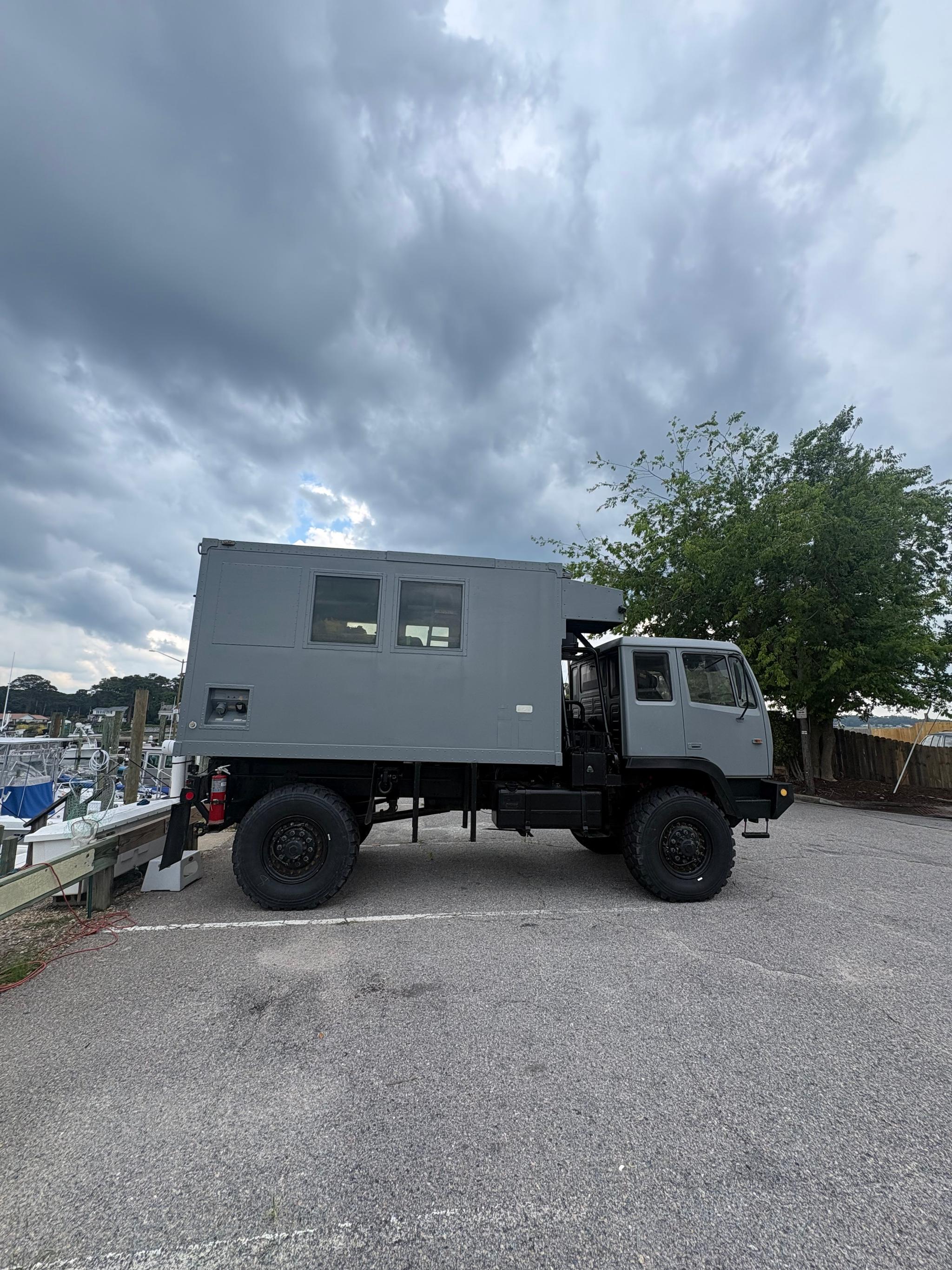 1995 Stewart & Stevenson M1079 4x4 Mobile Workshop with M1082 Military Cargo Trailer - image 5