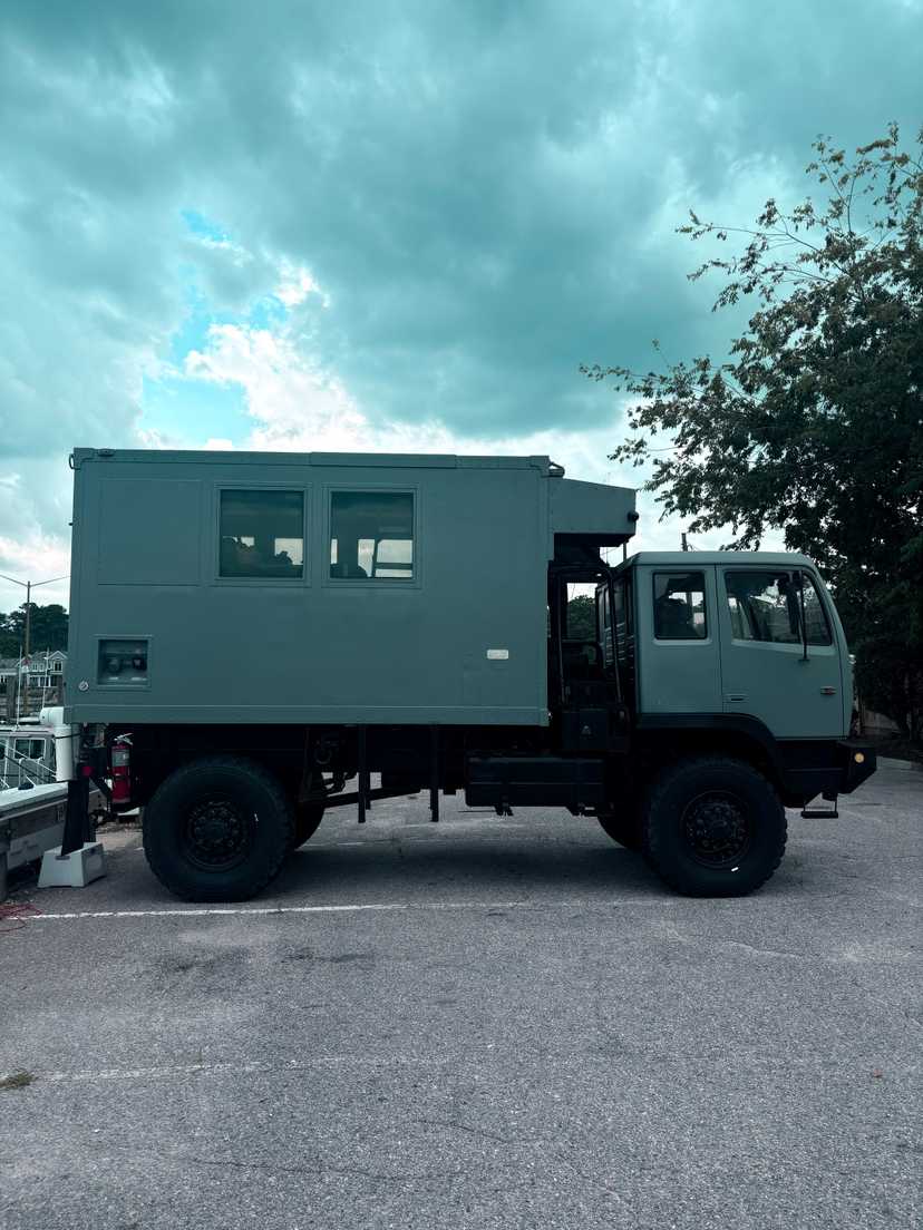 1995 Stewart & Stevenson M1079 4x4 Mobile Workshop with M1082 Military Cargo Trailer — photo 3