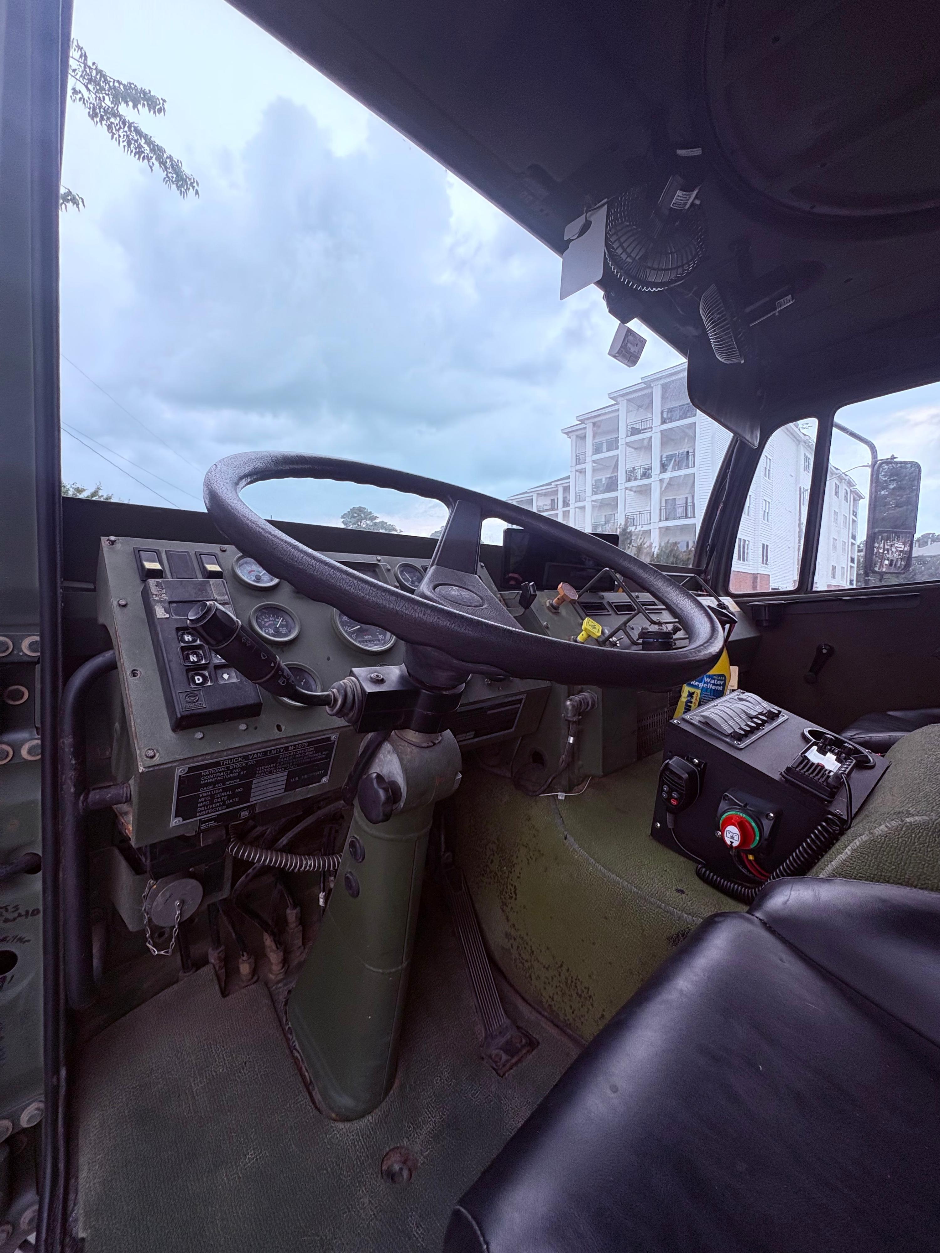 1995 Stewart & Stevenson M1079 4x4 Mobile Workshop with M1082 Military Cargo Trailer - image 8
