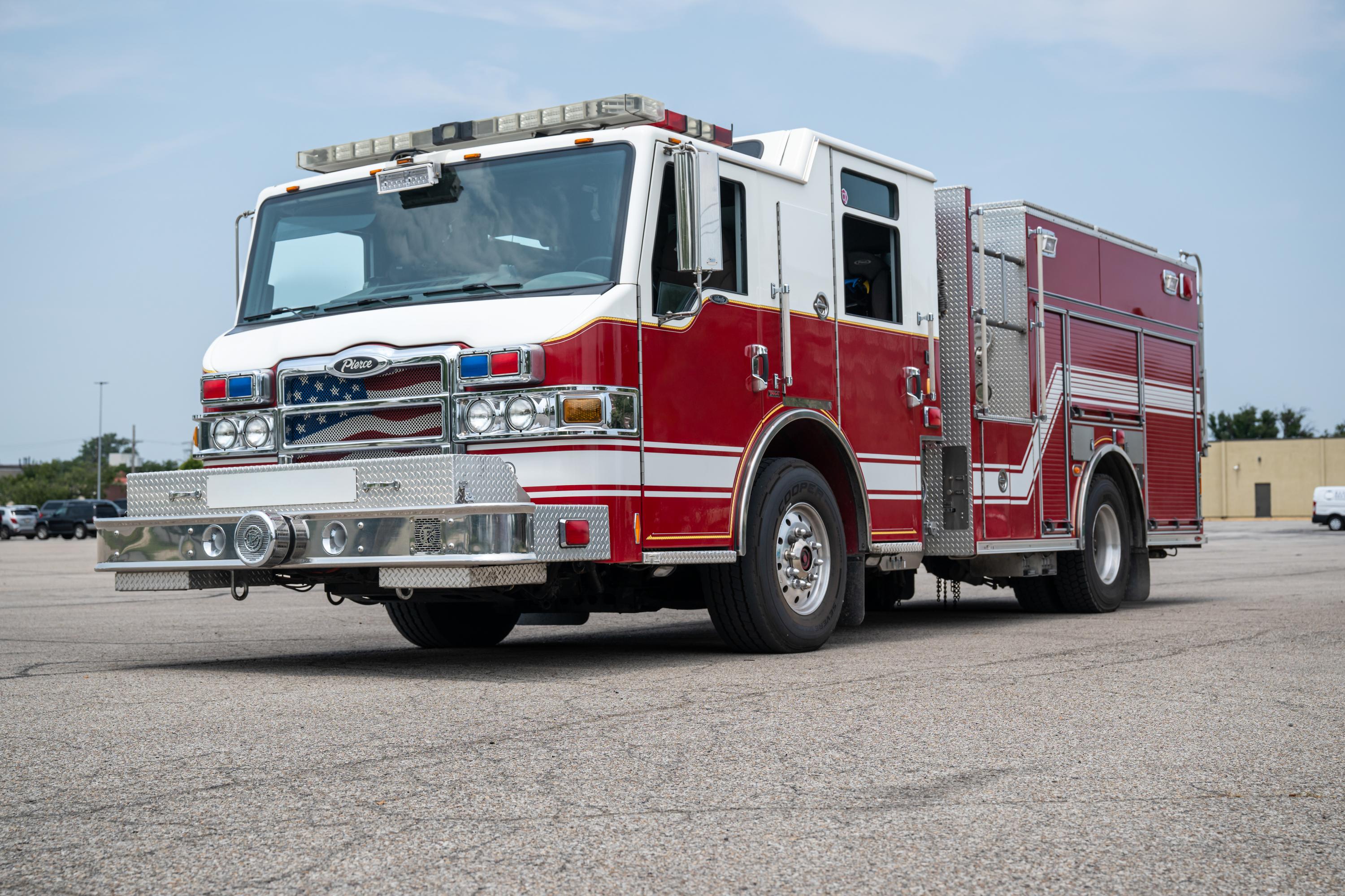 2009 Pierce Velocity Pumper - image 5