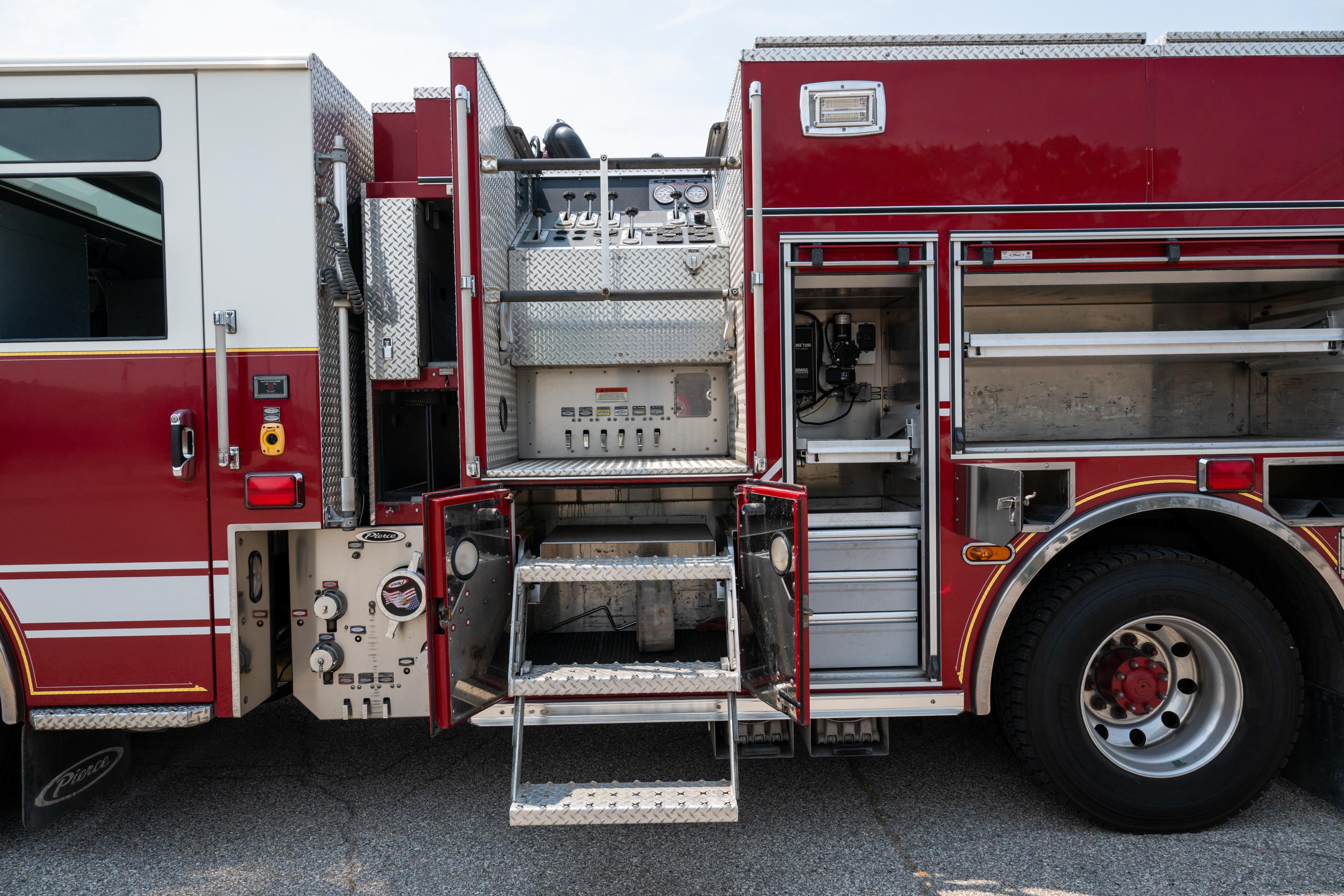 2009 Pierce Velocity Pumper - image 26