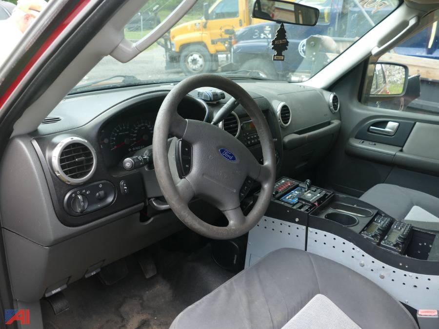 2003 Ford Expedition - image 5