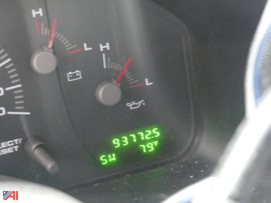 2003 Ford Expedition - image 9