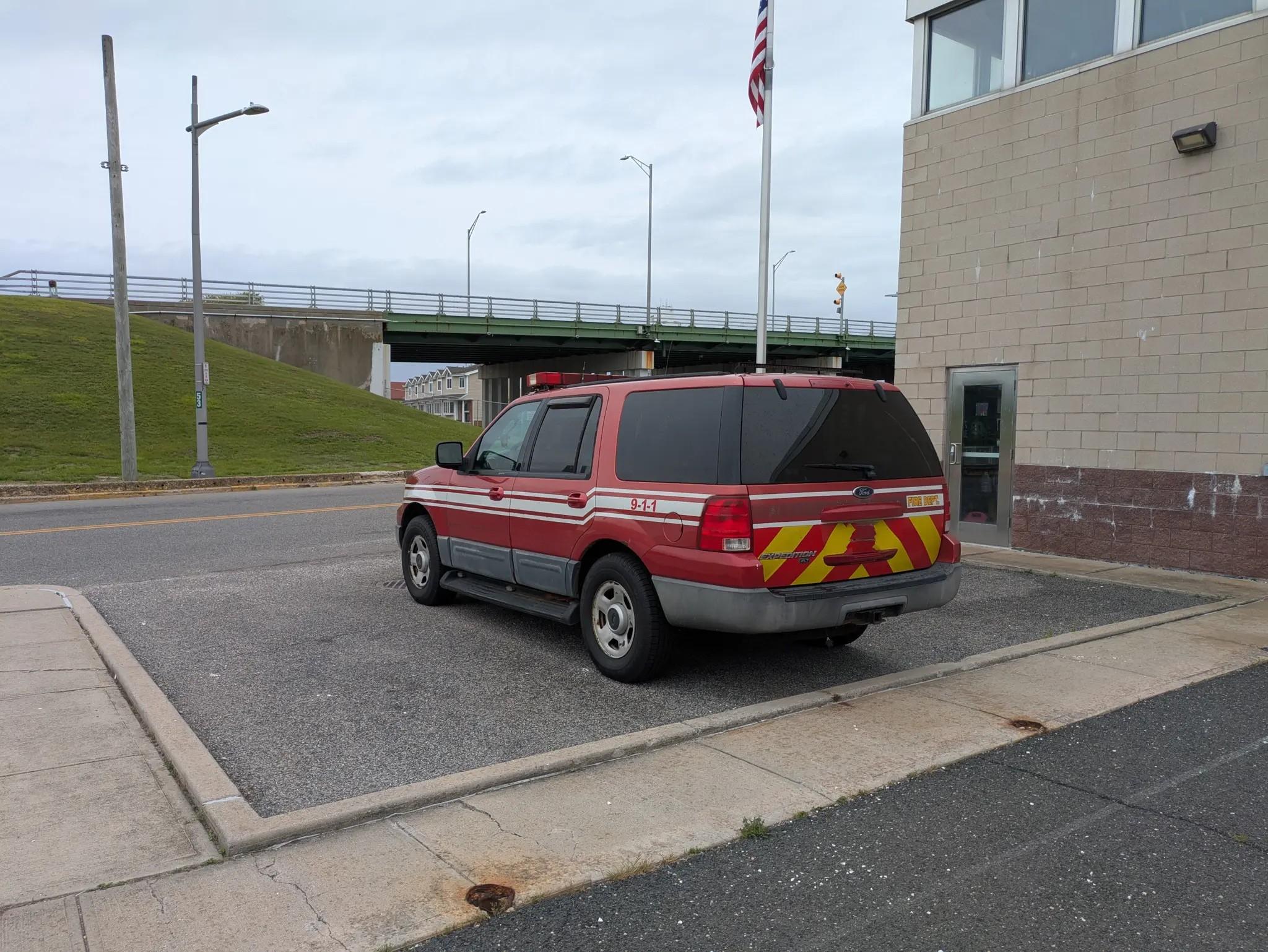 2003 Ford Expedition - image 3