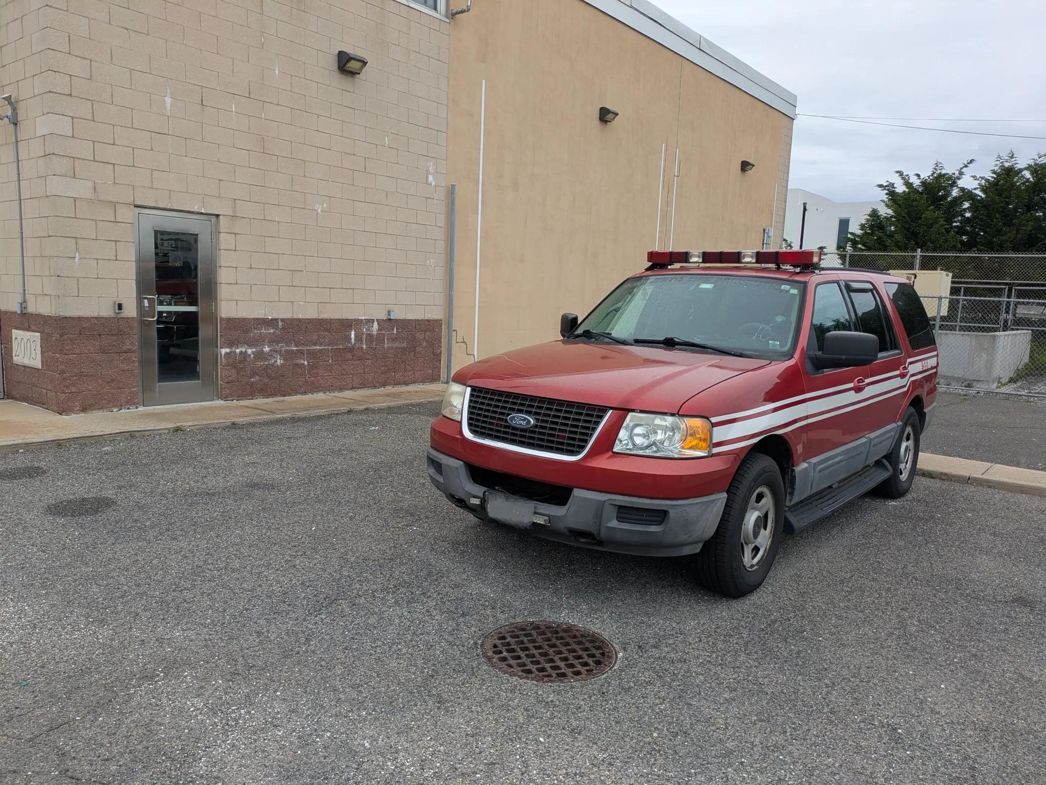 2003 Ford Expedition - image 1