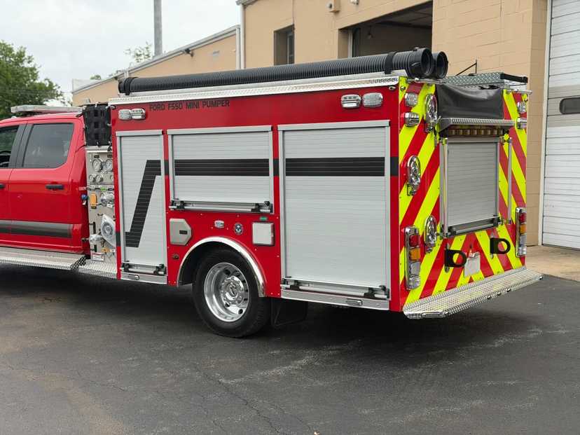 2026 Ford F550 4x4 Mini Pumper — photo 4