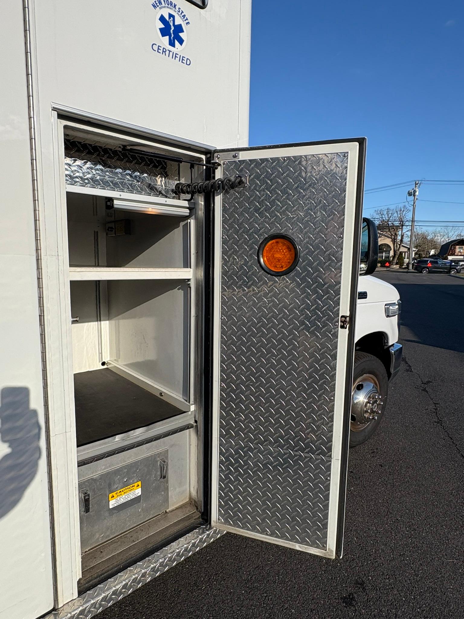 2021 PL-Custom Ford Type III Ambulance - image 10
