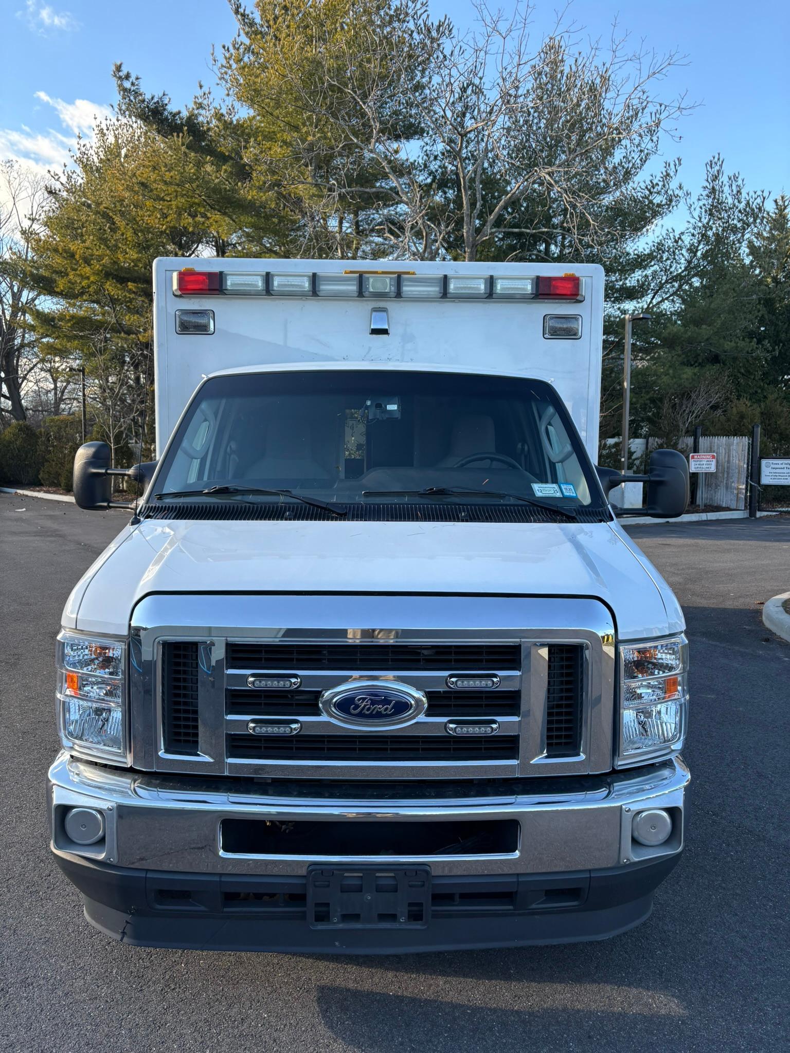 2021 PL-Custom Ford Type III Ambulance - image 2