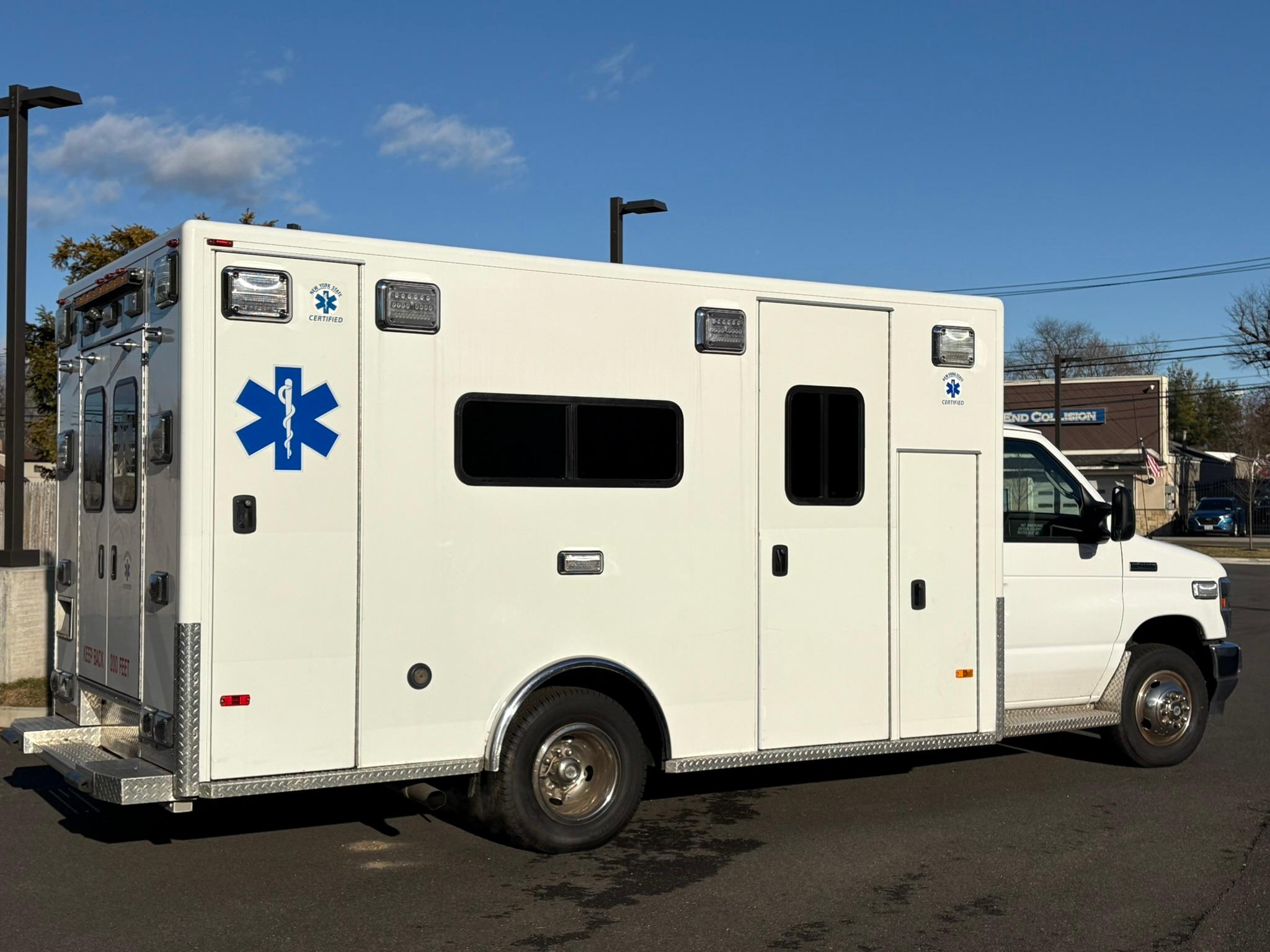 2021 PL-Custom Ford Type III Ambulance - image 3