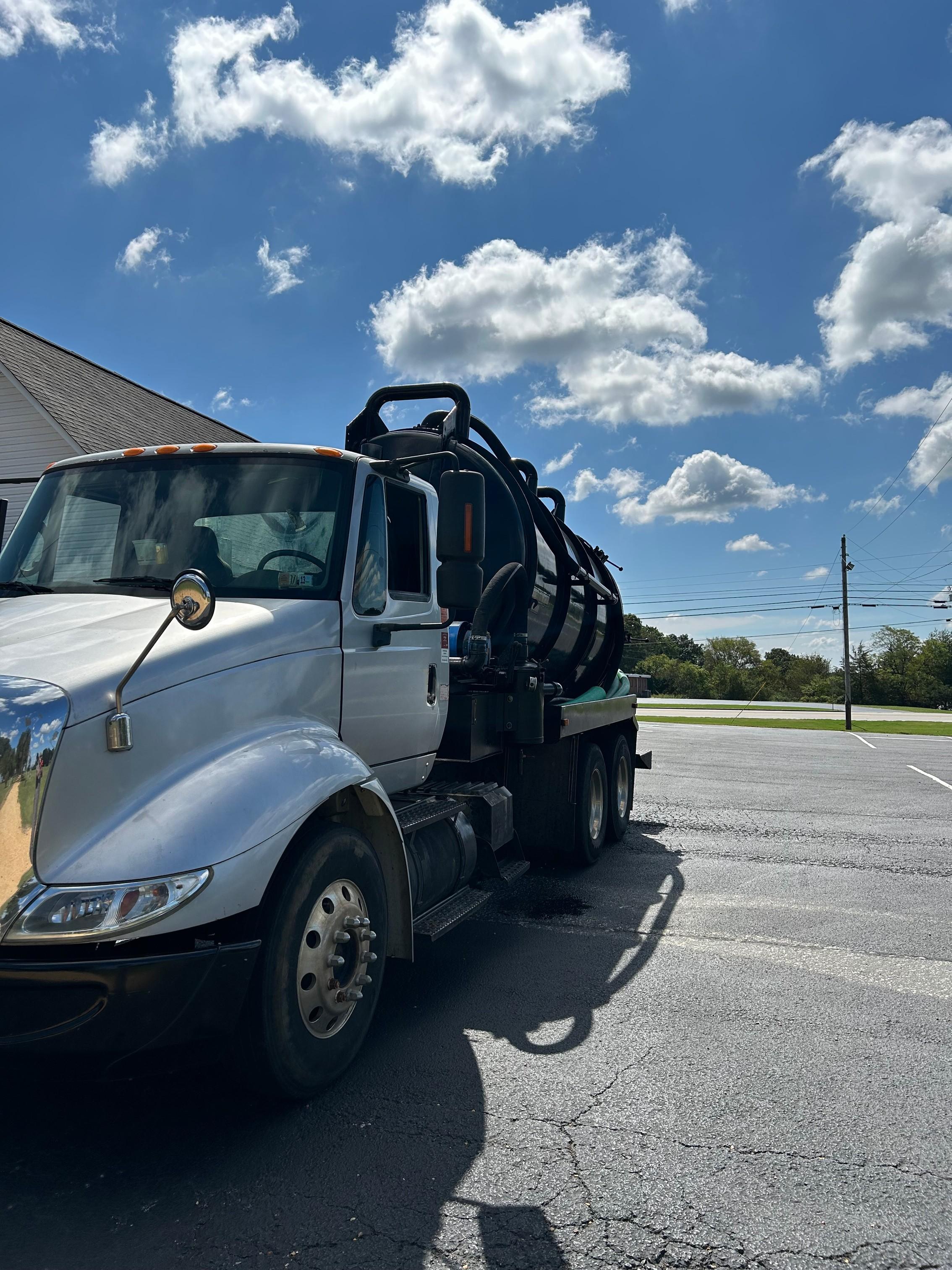 2004 International Westech Septic - image 5