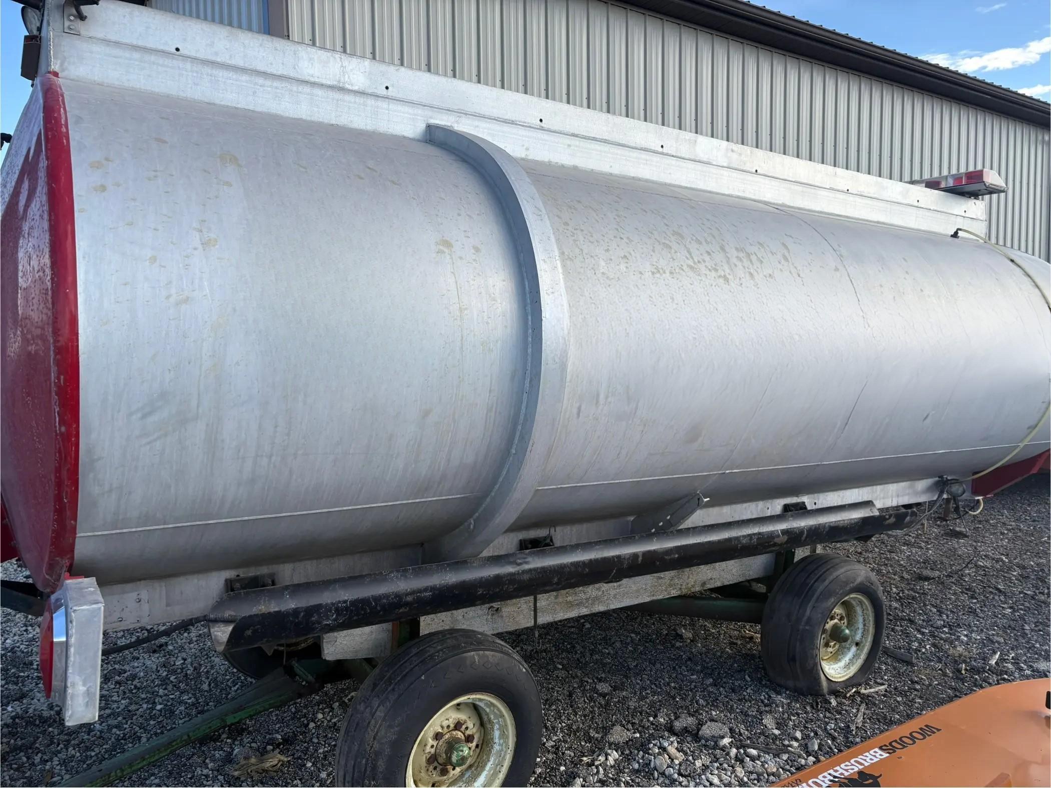 1990 Tank - image 1