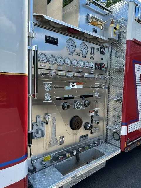 2005 American LaFrance Pumper — photo 6
